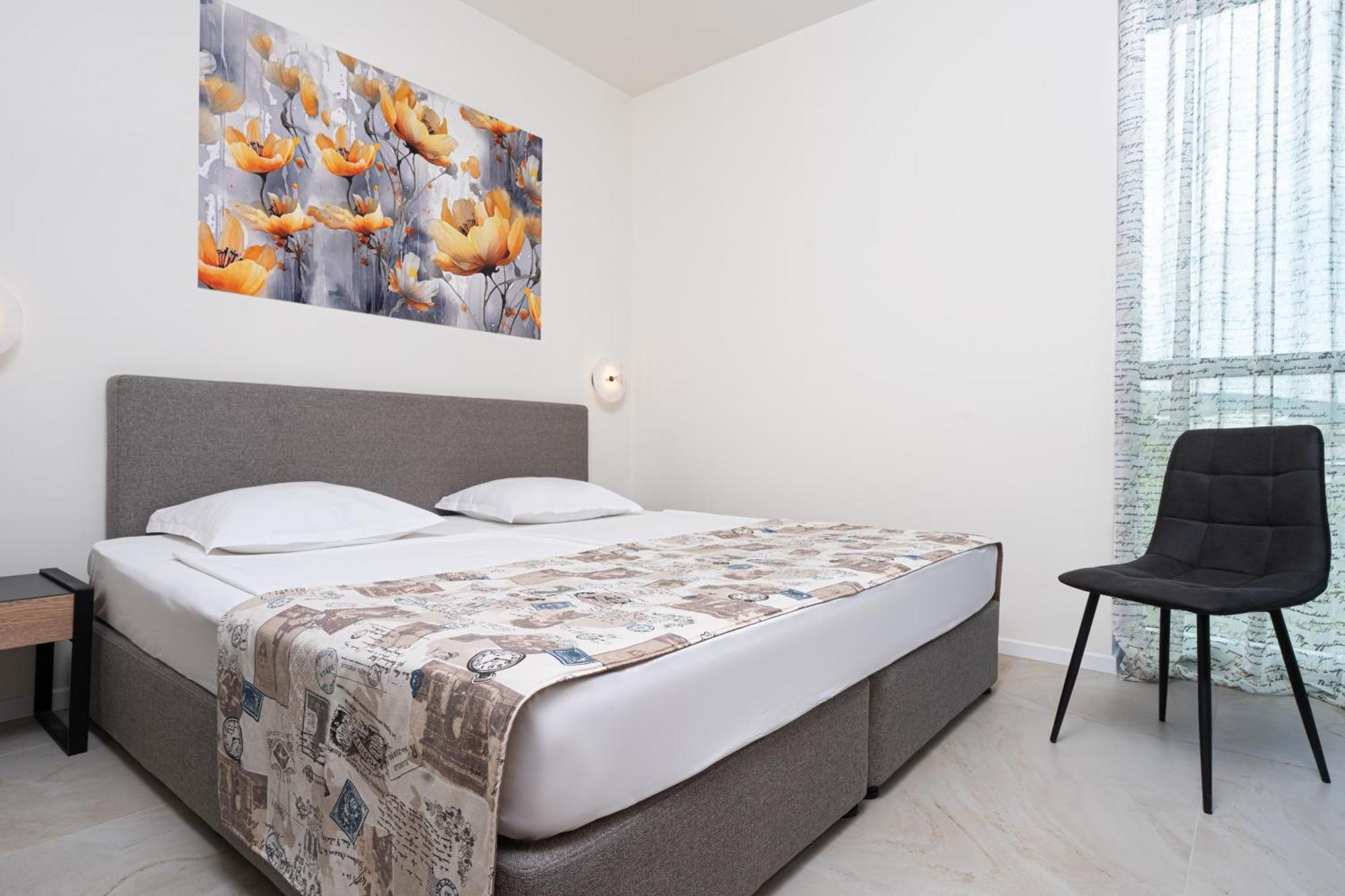 One-Bedroom Apartment All Inclusive beach Access