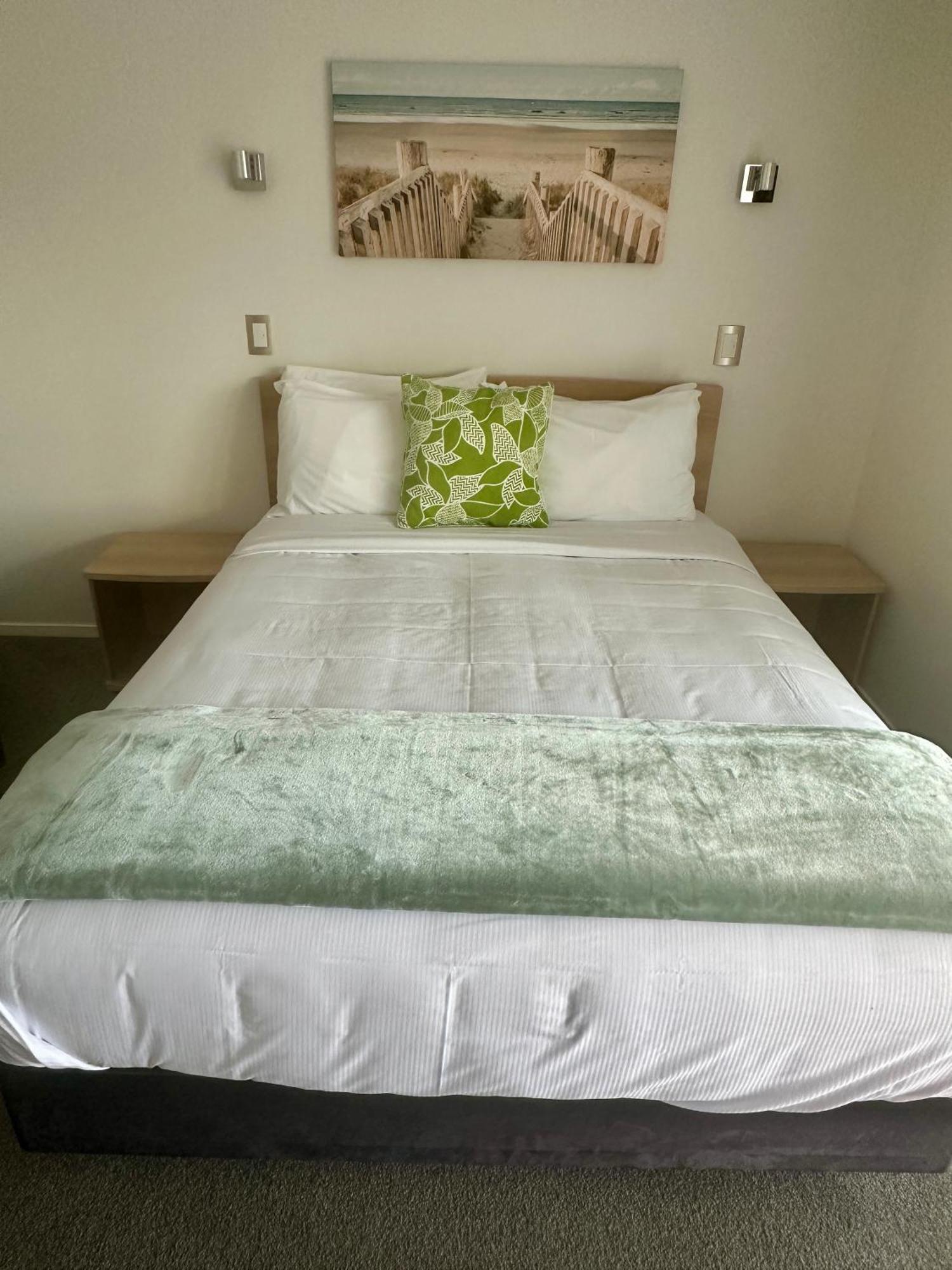 Studio Queen Bed