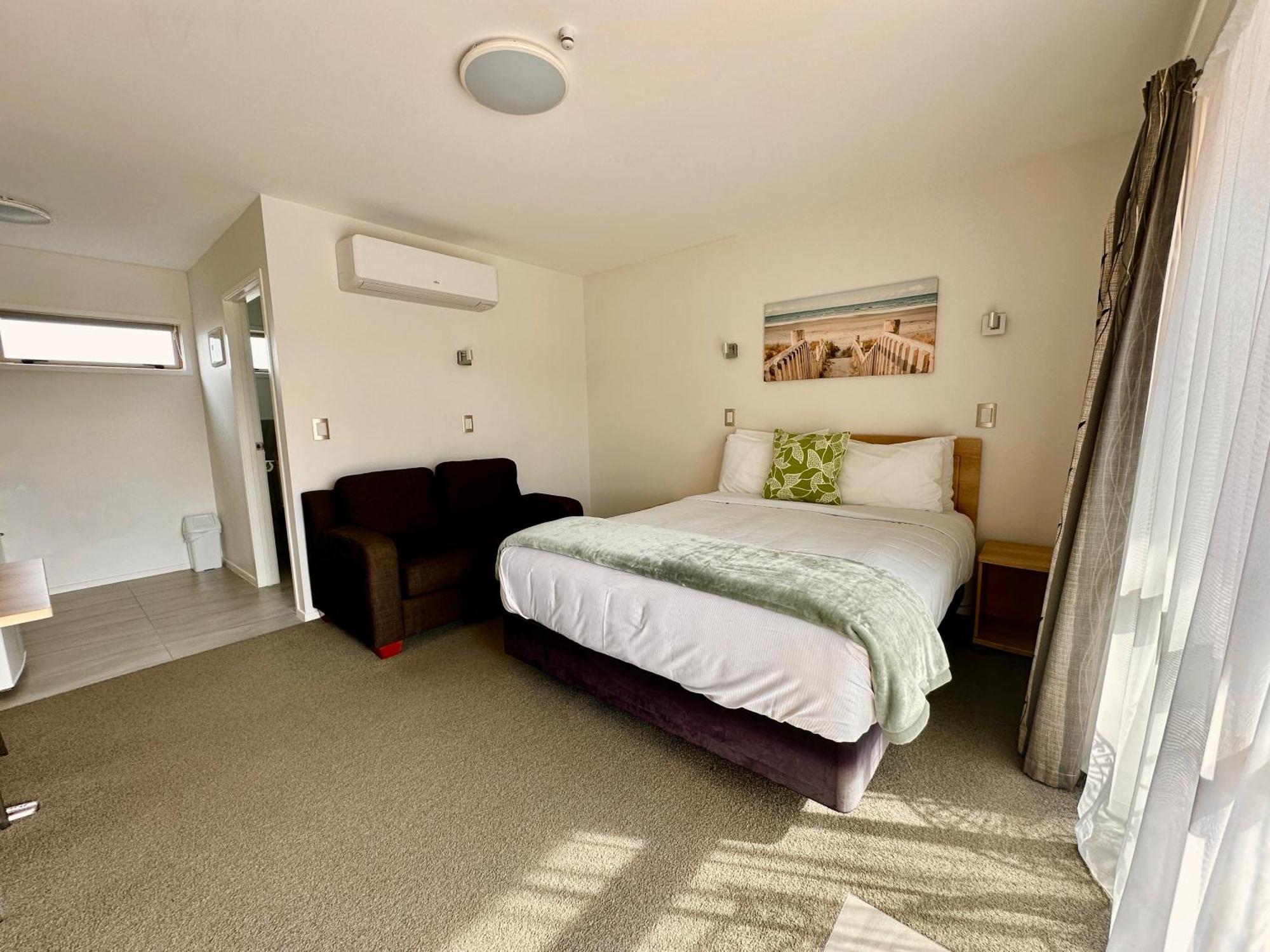 Studio Queen Bed