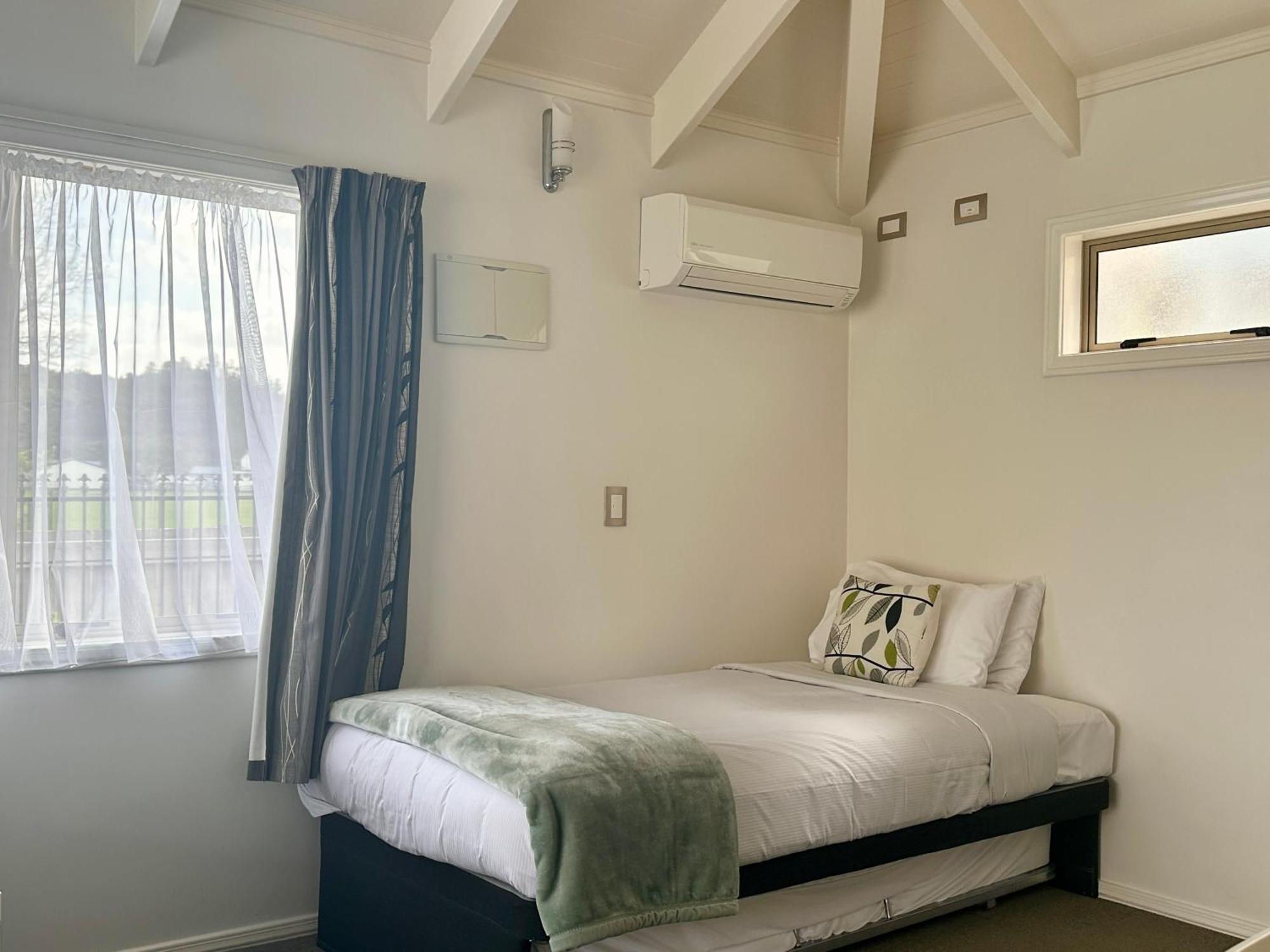 Queen Suite Spa Bath