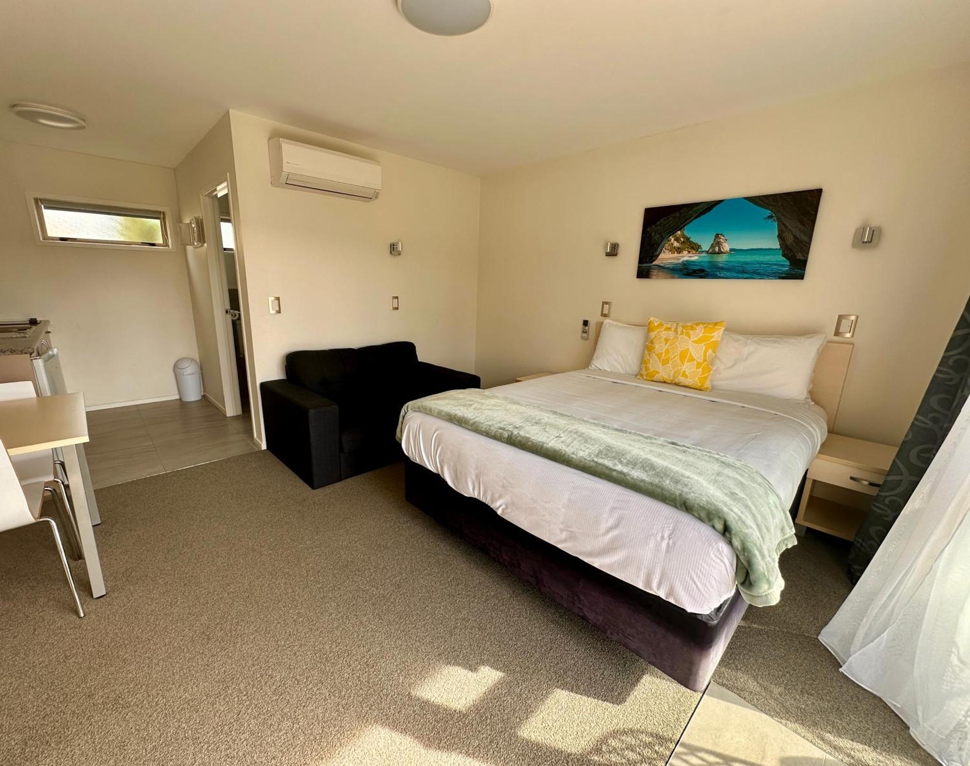 Studio Queen Bed