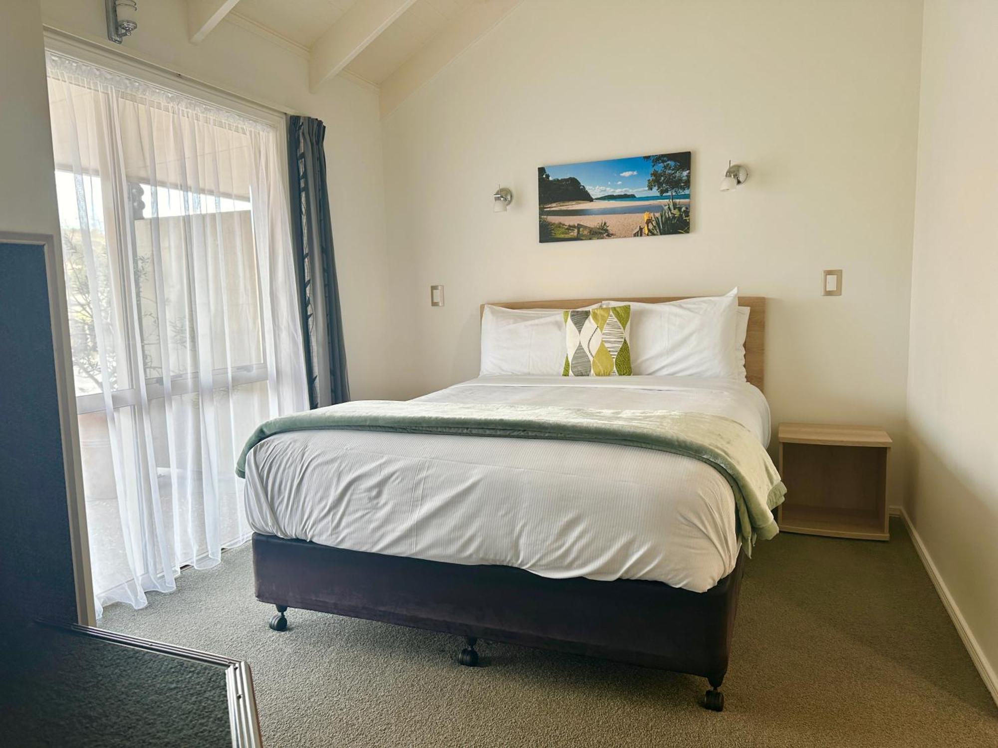 Queen Suite Spa Bath