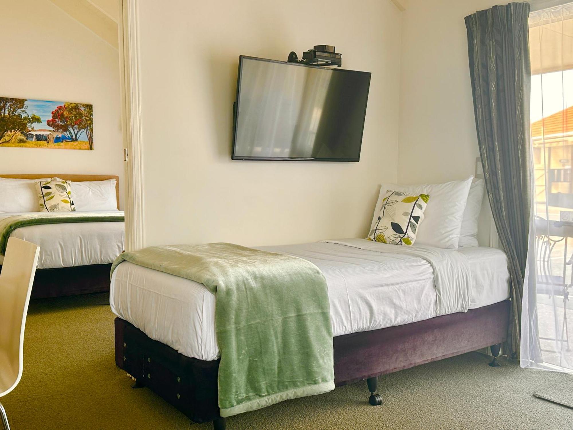 Queen Suite Spa Bath