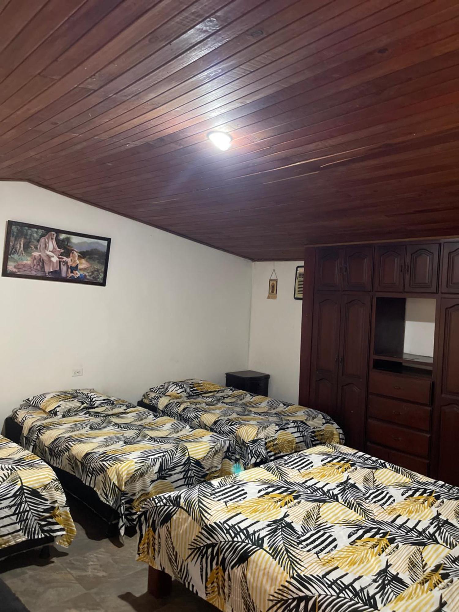 Habitación Familiar con baño privado