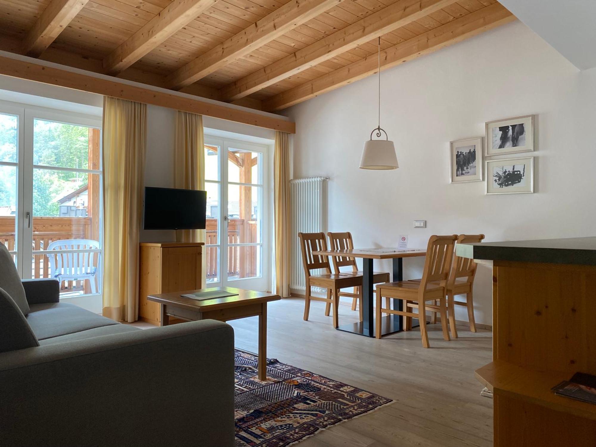 Deluxe Apartment