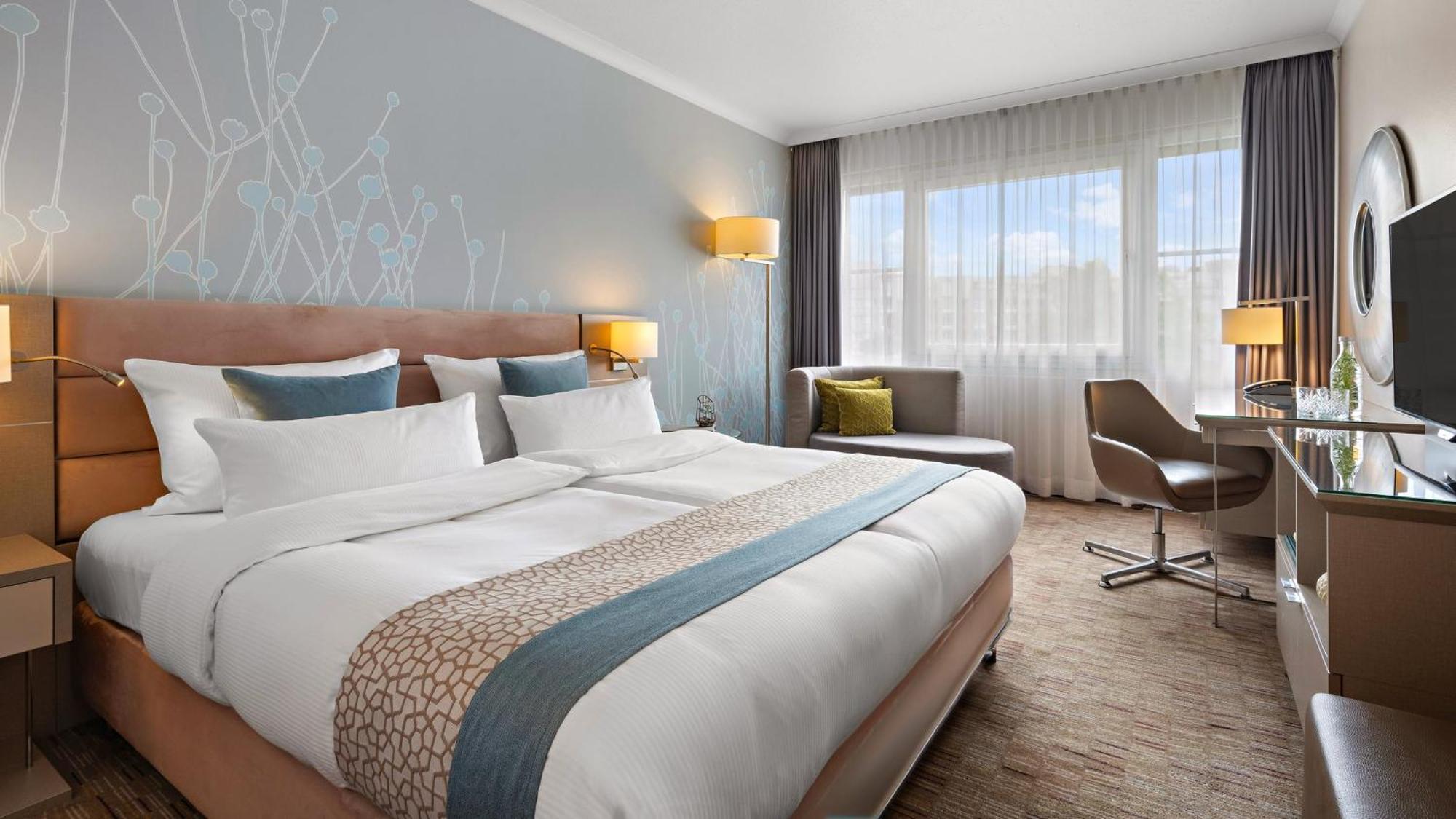 Standard King Room Mid Floor