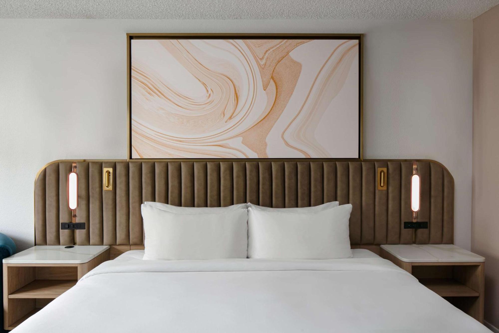 Deluxe King Room
