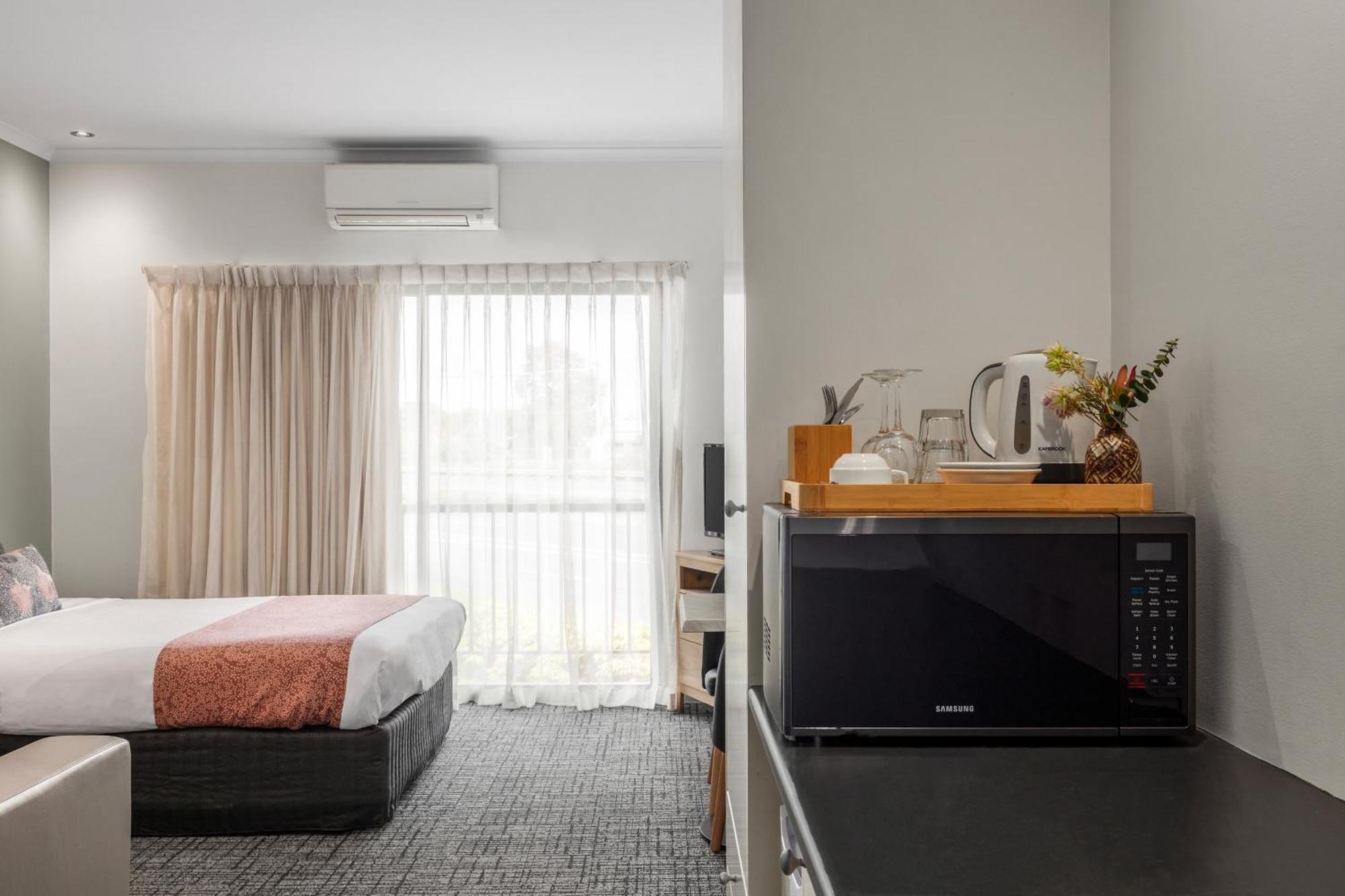 Standard Queen Room