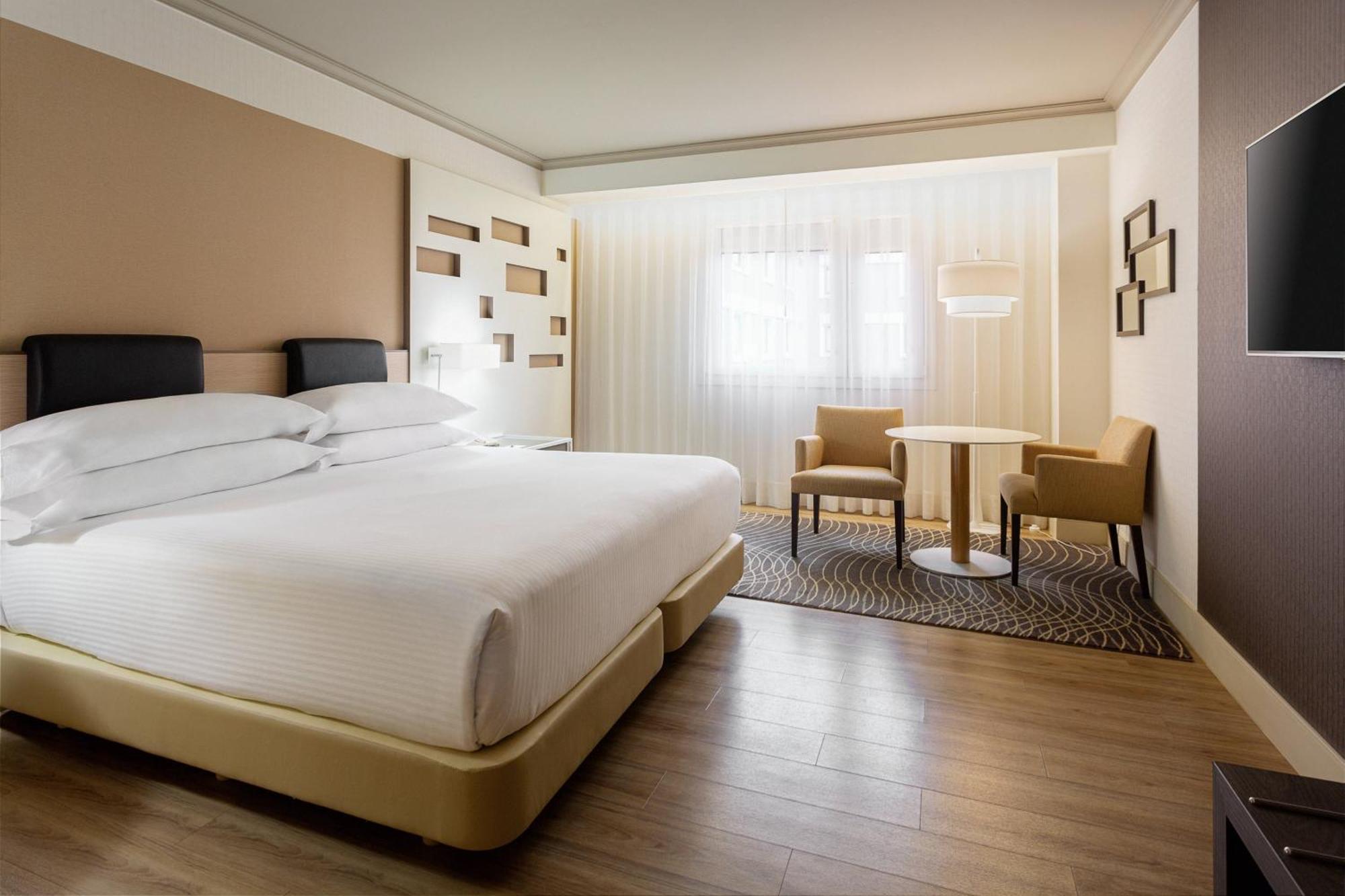 Premium King Room
