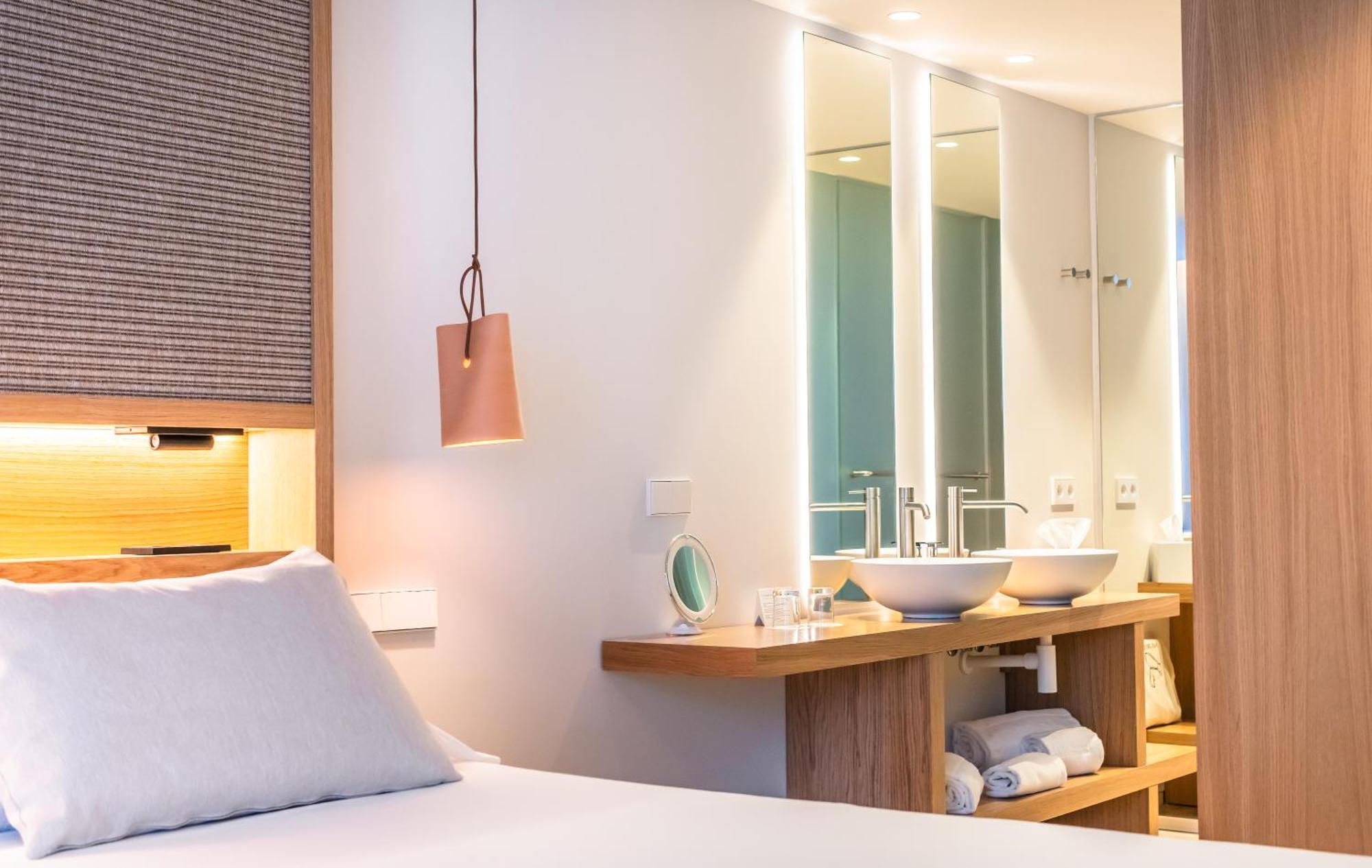 Premium Double Room,1618266470:JPEG