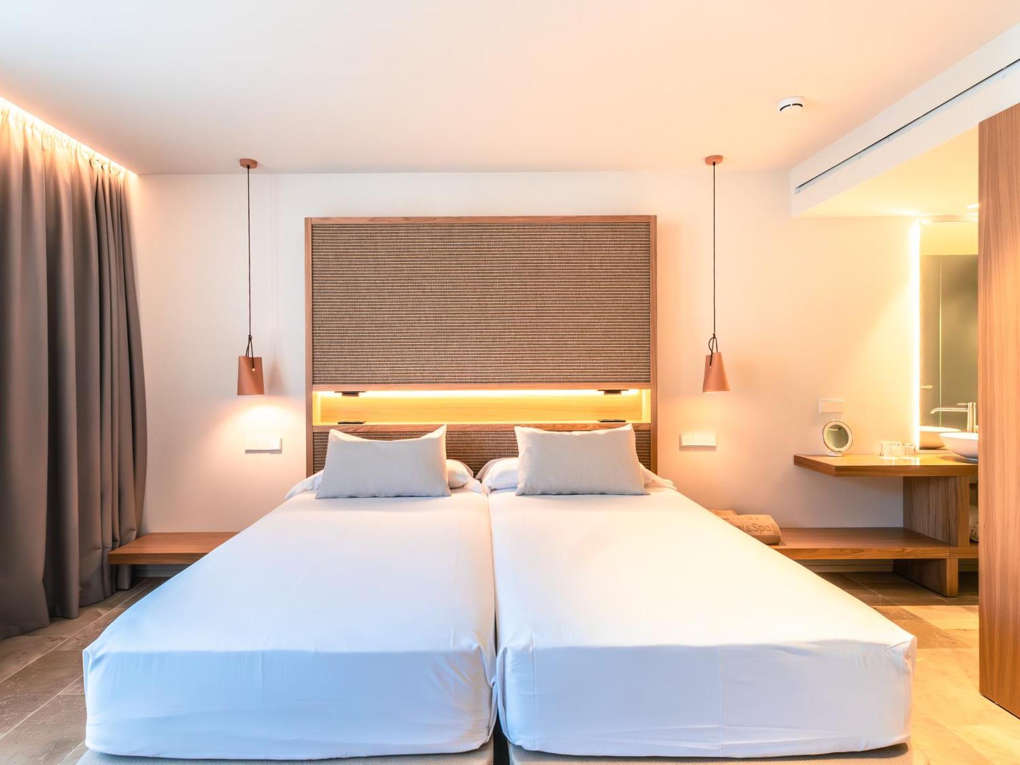 Premium Double Room,1618266466:JPEG