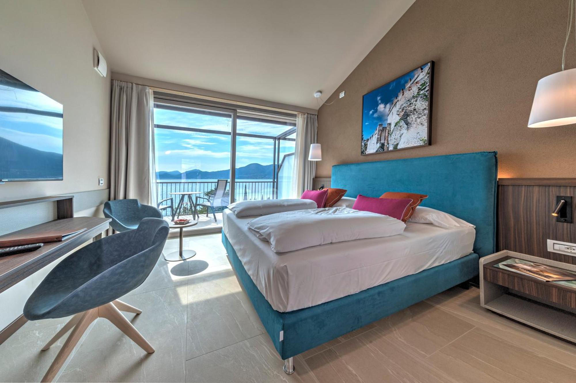 Doppelzimmer mit Balkon und Seeblick