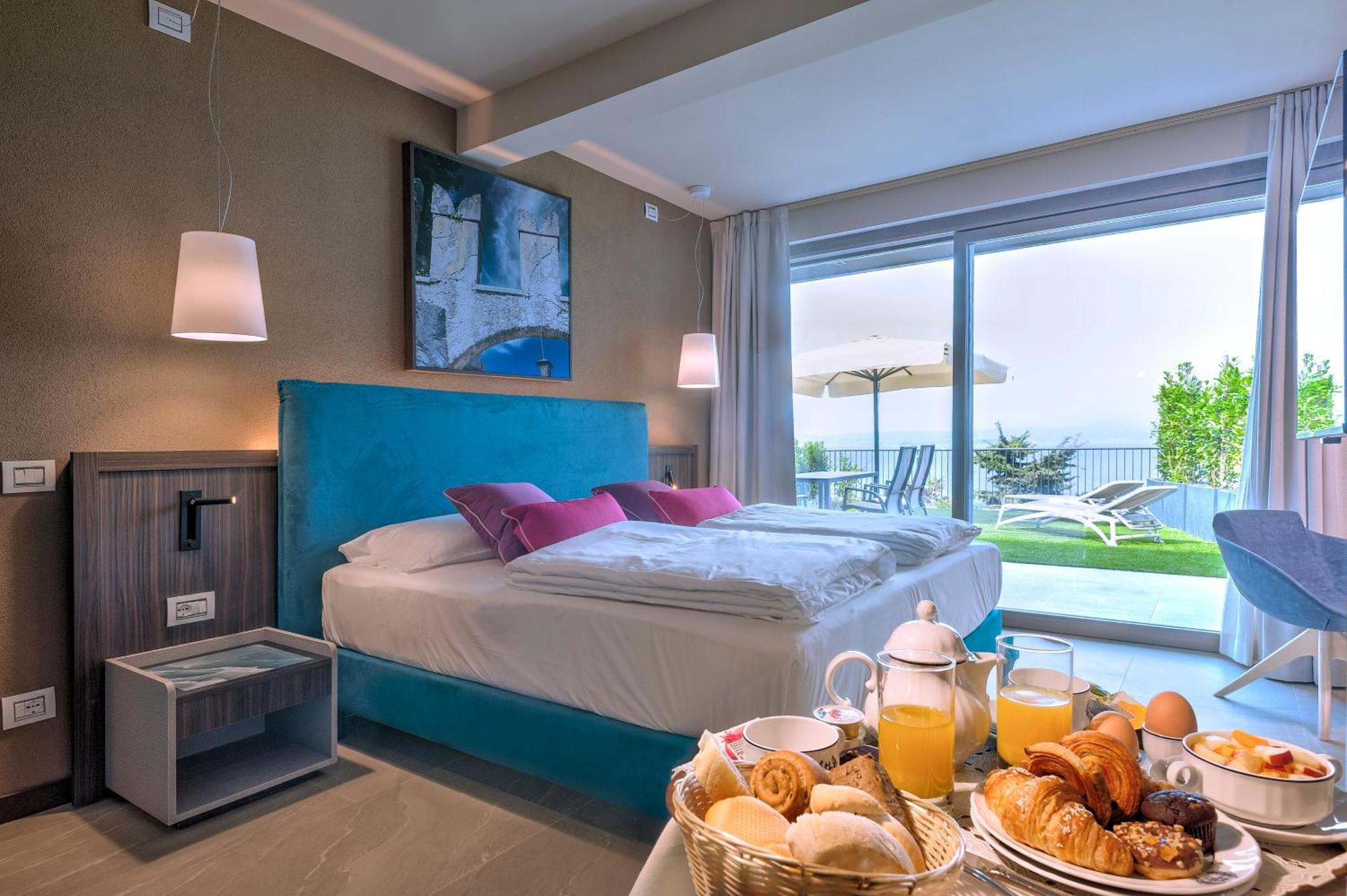 Suite mit Terrasse und Seeblick