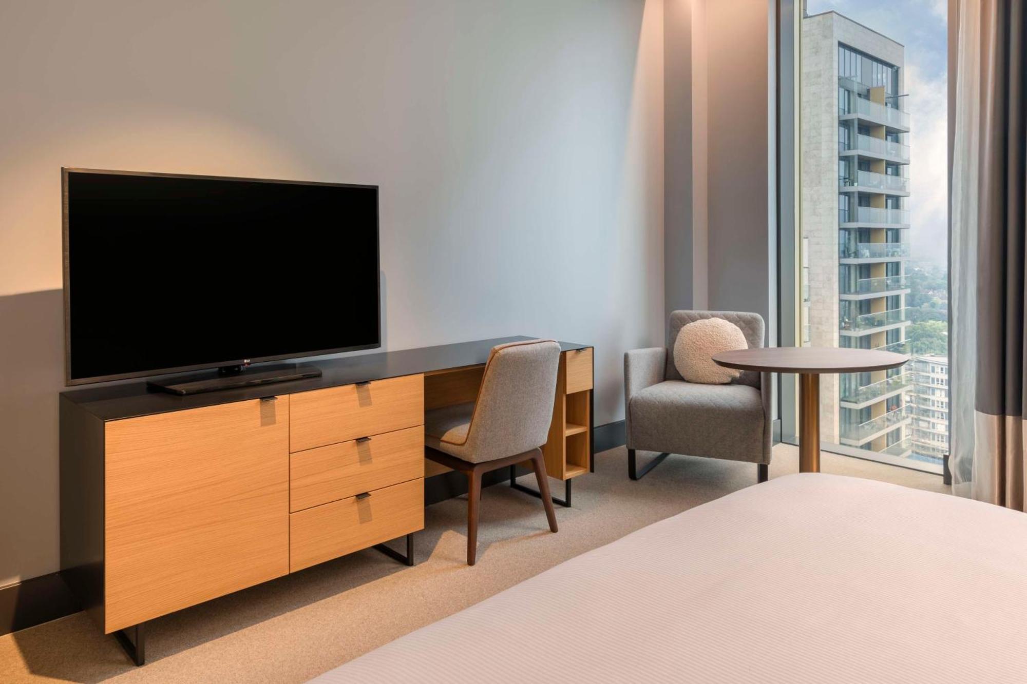 Executive Queen Room - Mobility Accessible