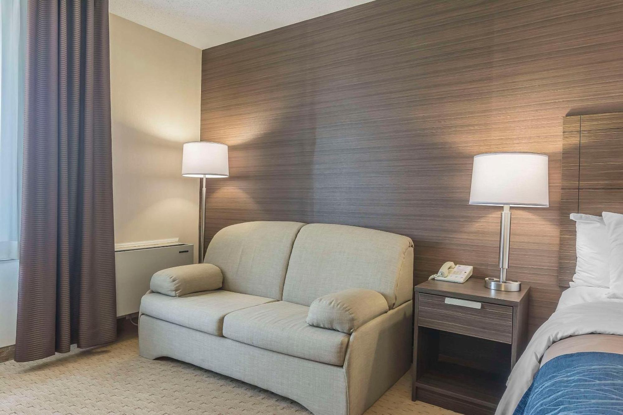 Deluxe Queen Room with Sofa Bed - Ground Floor