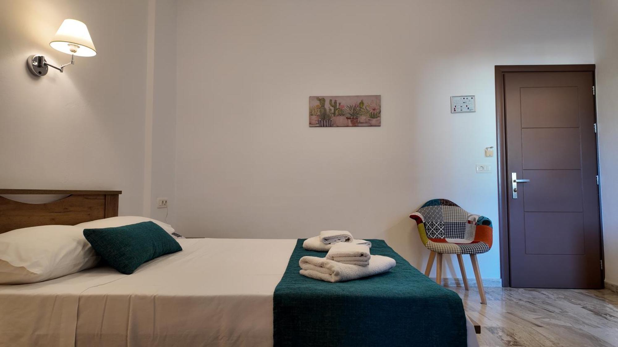 Double Room,1622029028:JPEG