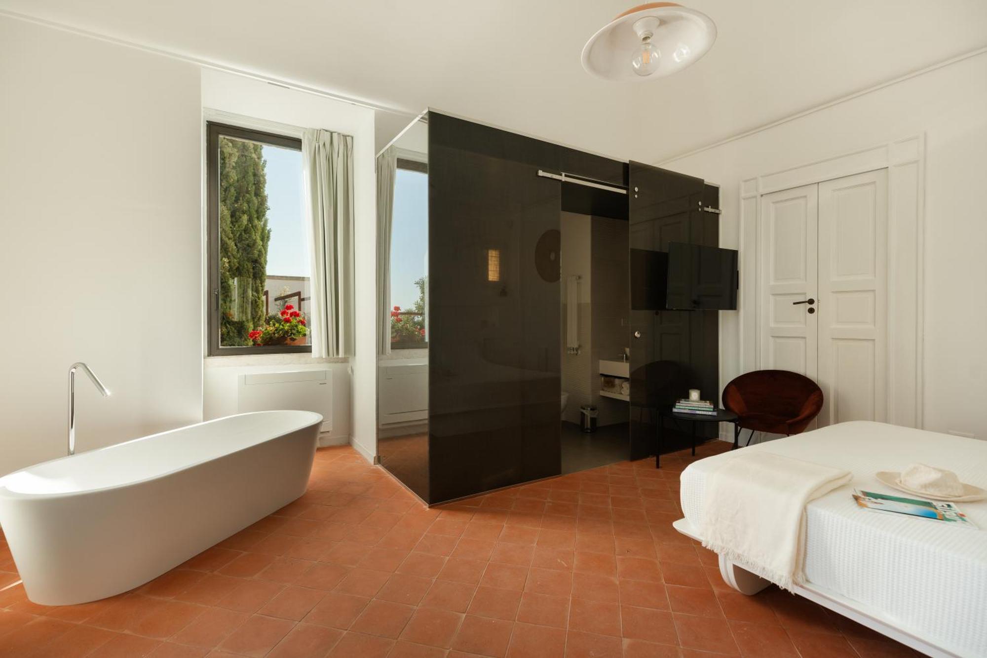 Deluxe Room,1622226569:JPEG