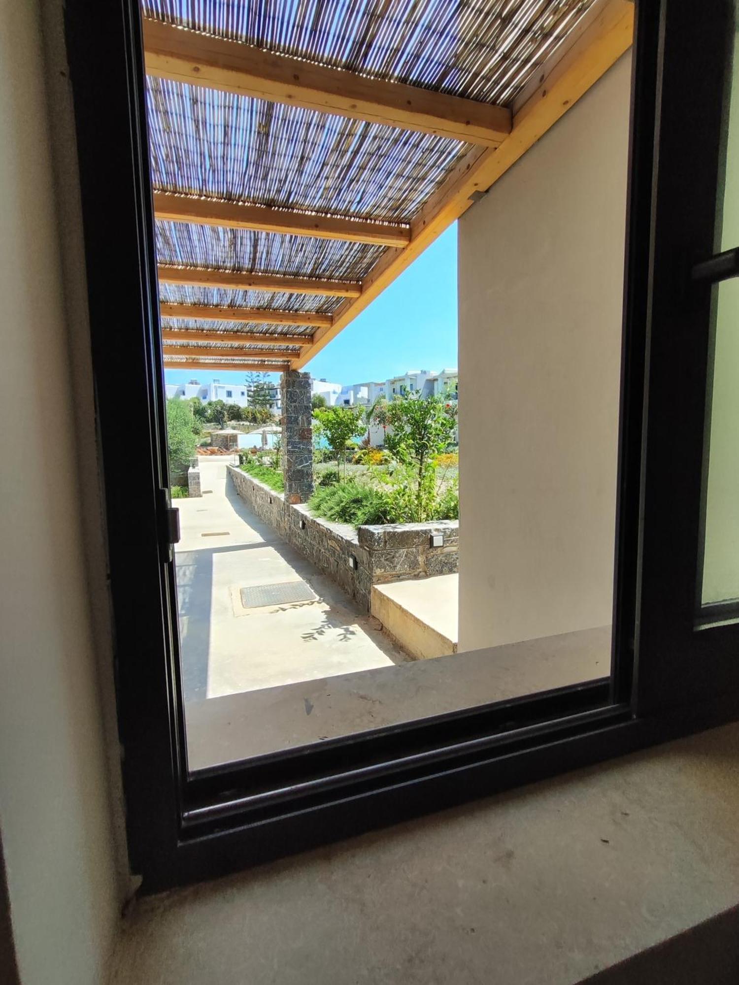 Camera Familiare con Vista Giardino