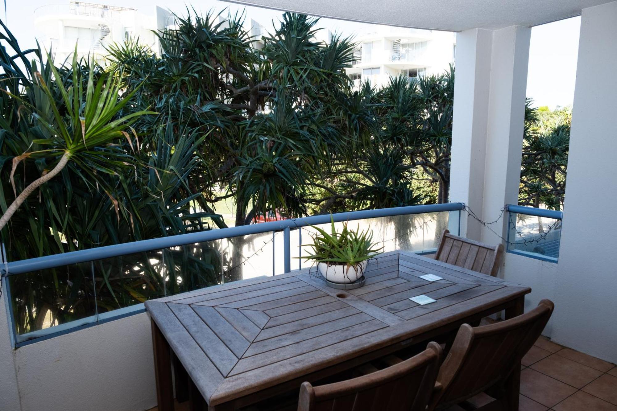 Two bedroom Apartment with Garden view