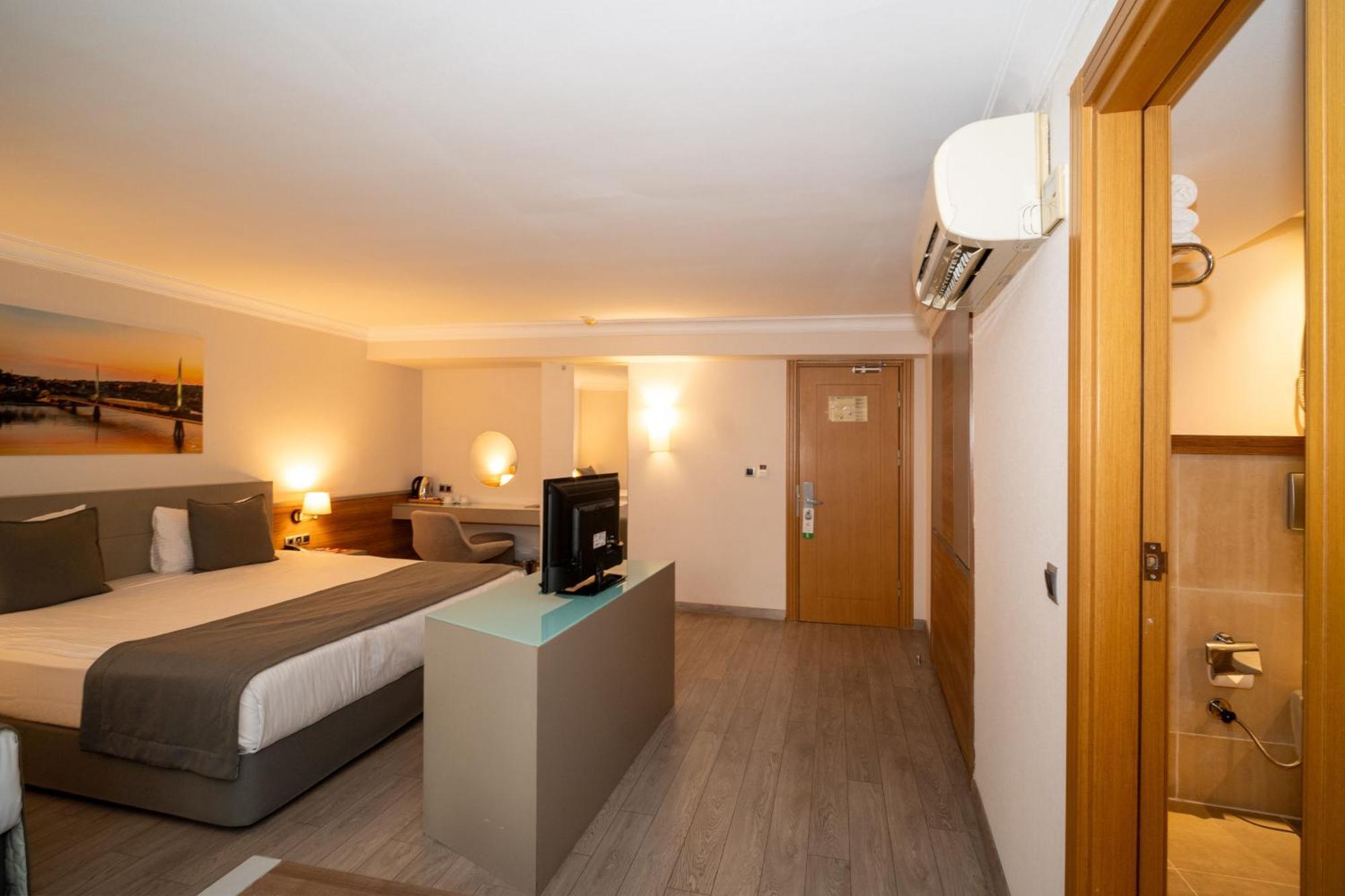 Deluxe Room,1624750525:JPEG