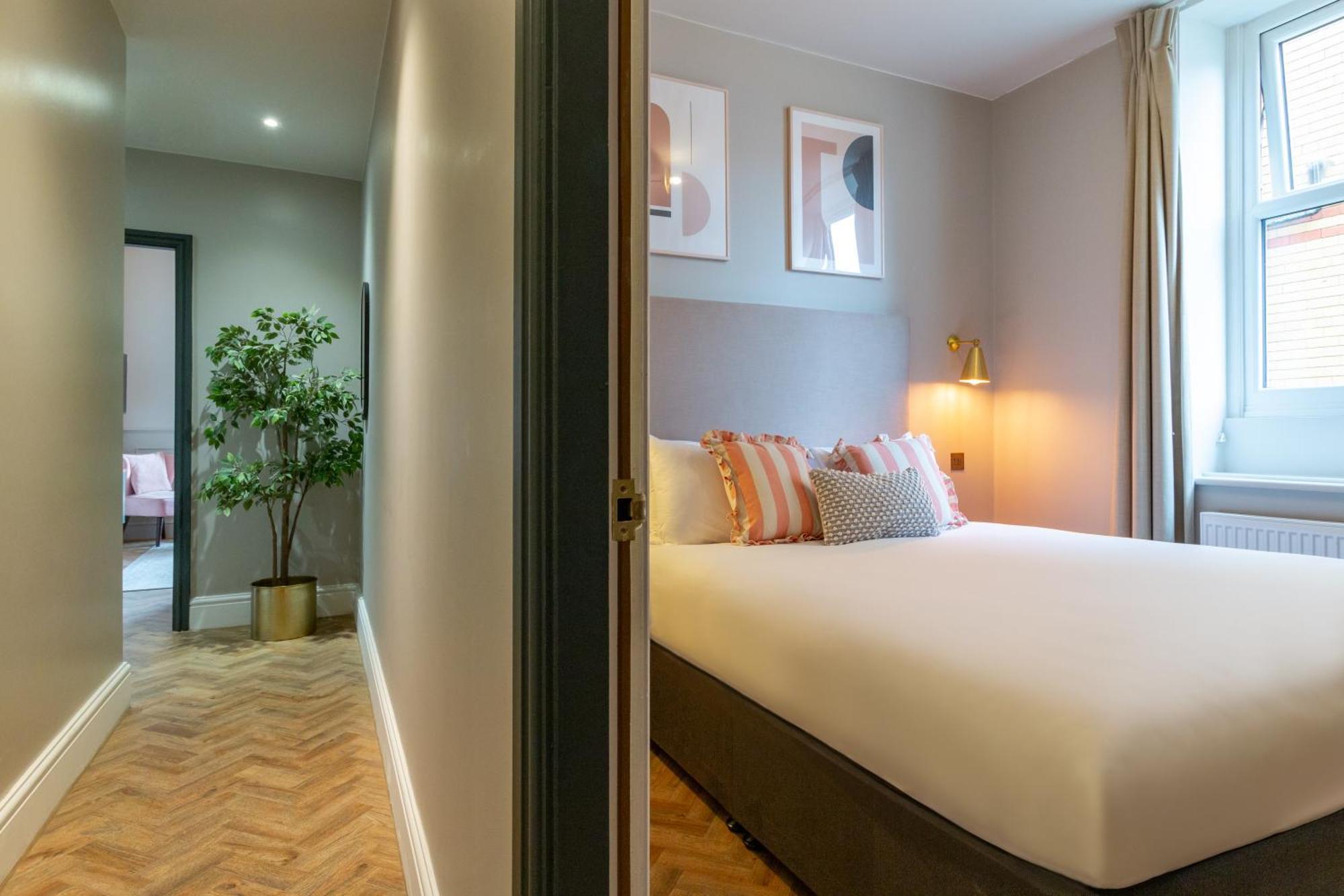 Two-Bedroom Apartment Two Double Beds