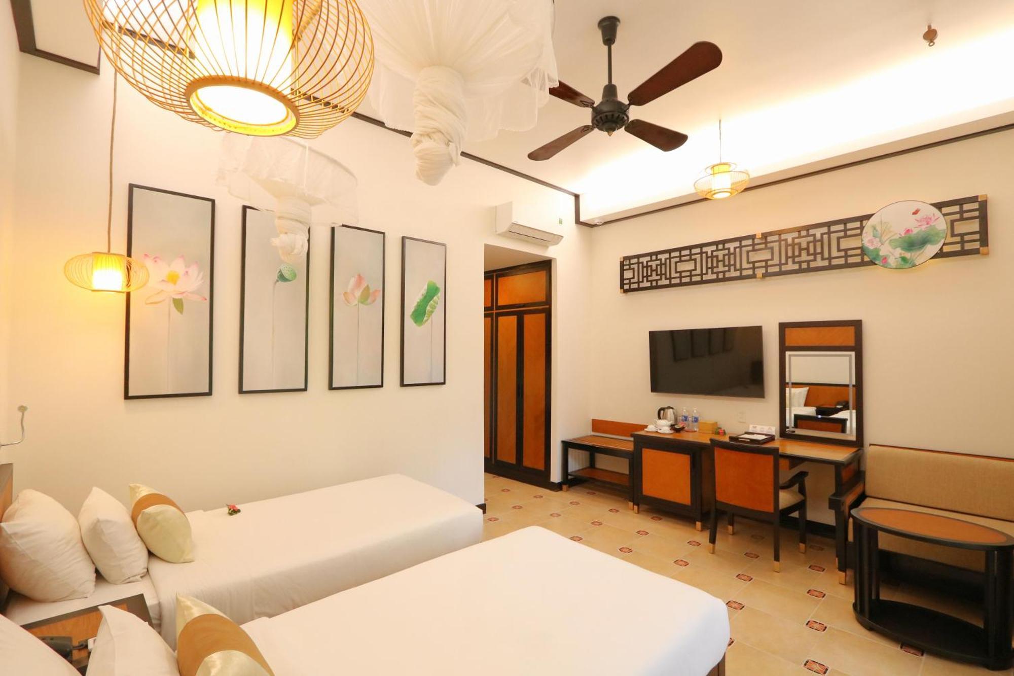 Deluxe Garden View Room
