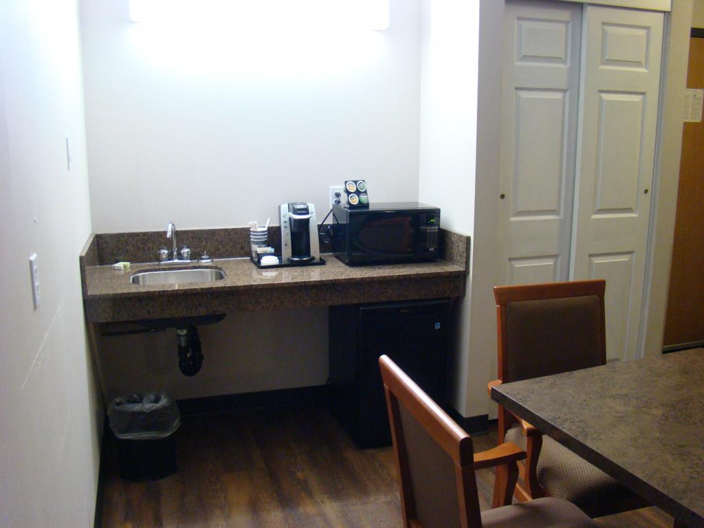 Executive King Suite - Pet Friendly