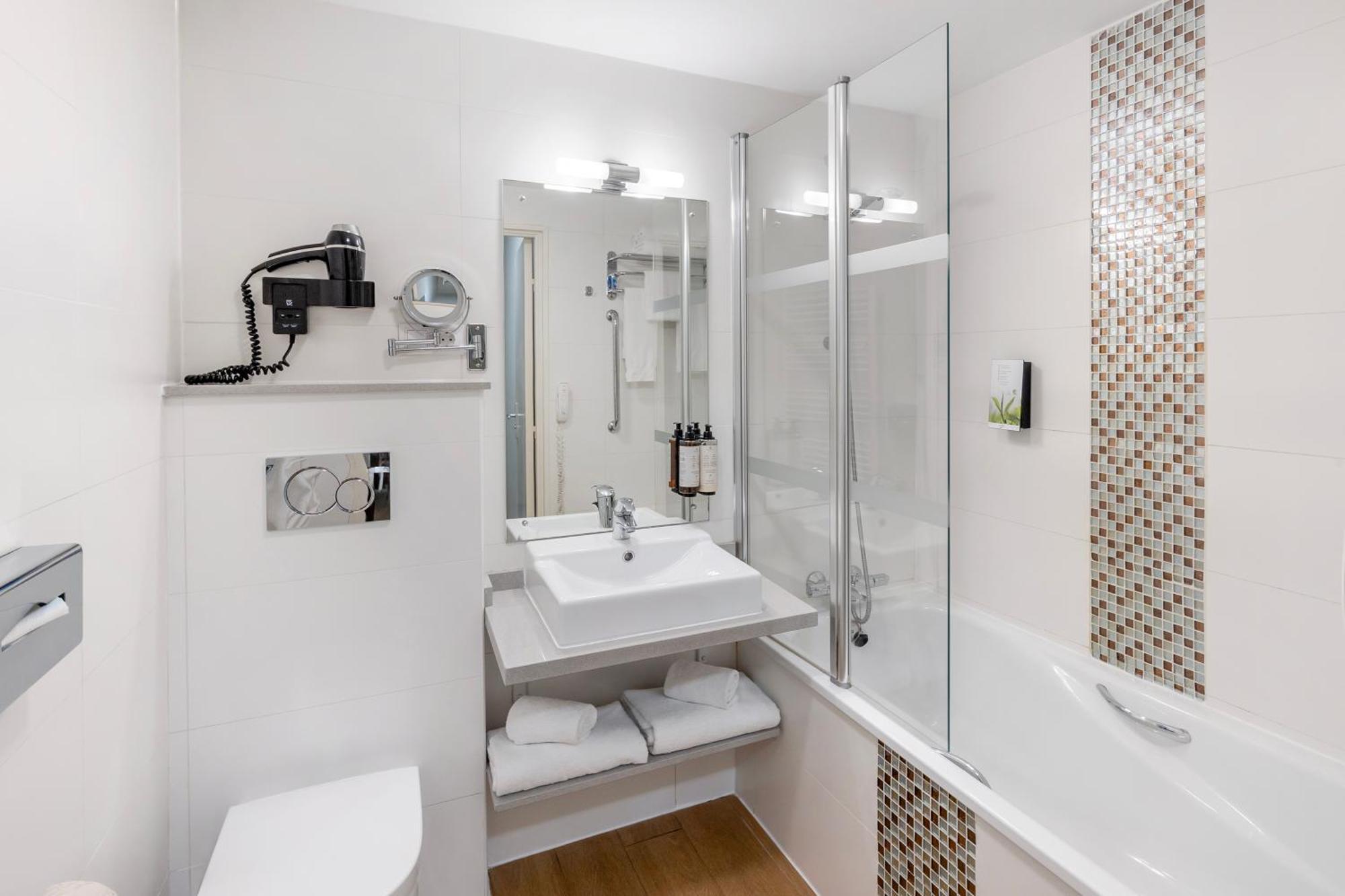 Three-Bedroom Apartment,1626354133:JPEG