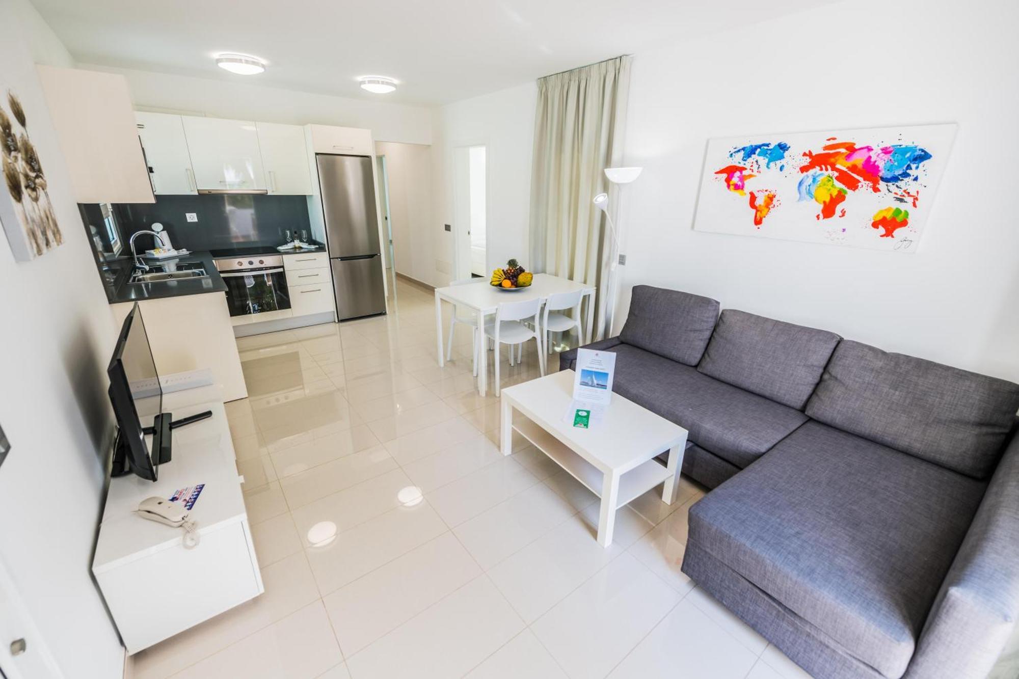 Deluxe Two-Bedroom Bungalow with Sea View