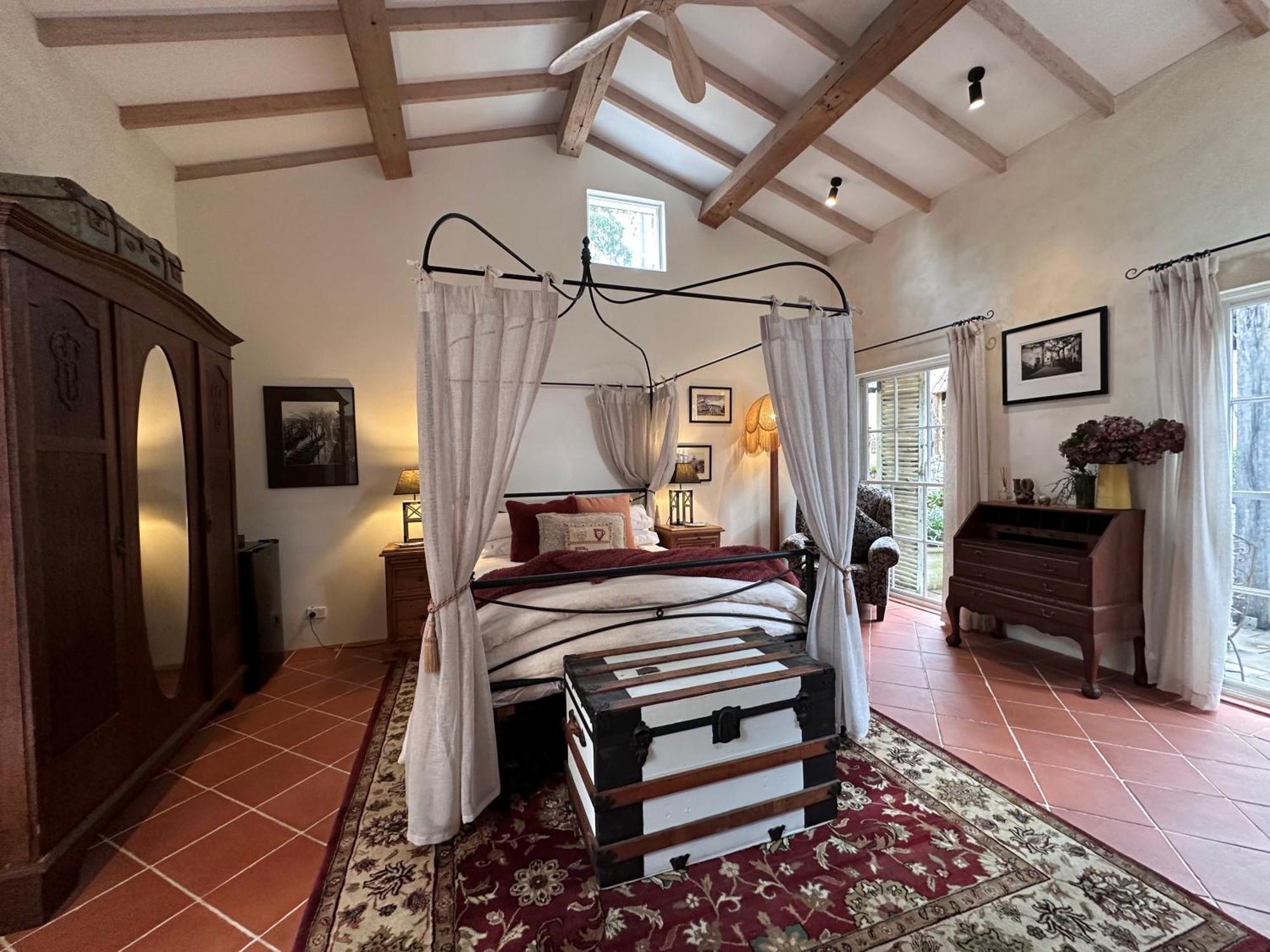 Deluxe Queen Suite