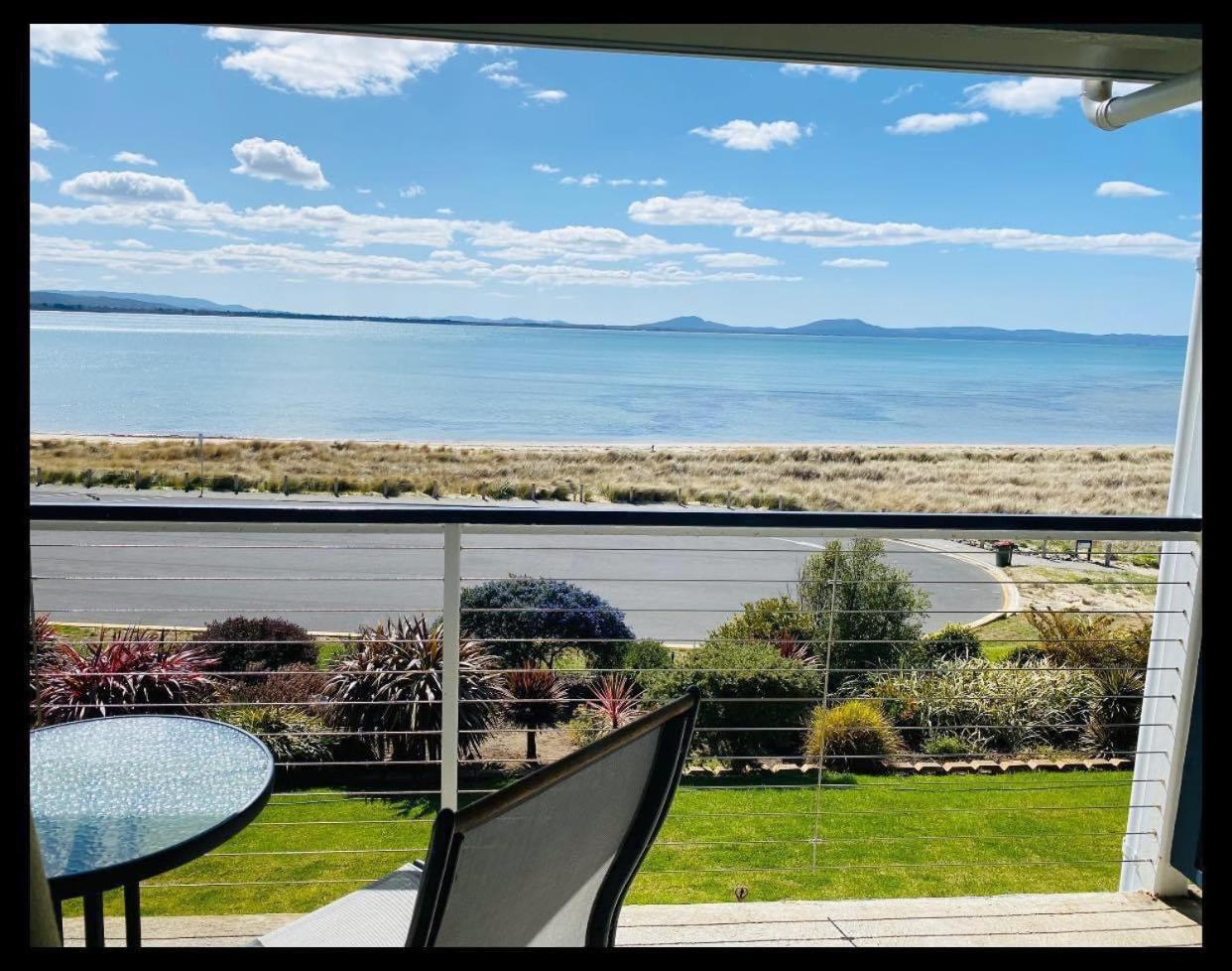 Queen Room with Bay View - First Floor