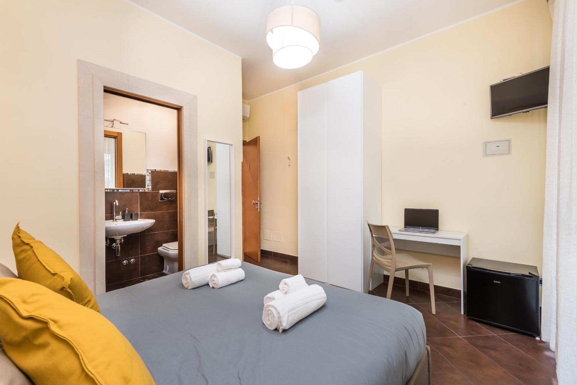 Double Room Private Bathroom
