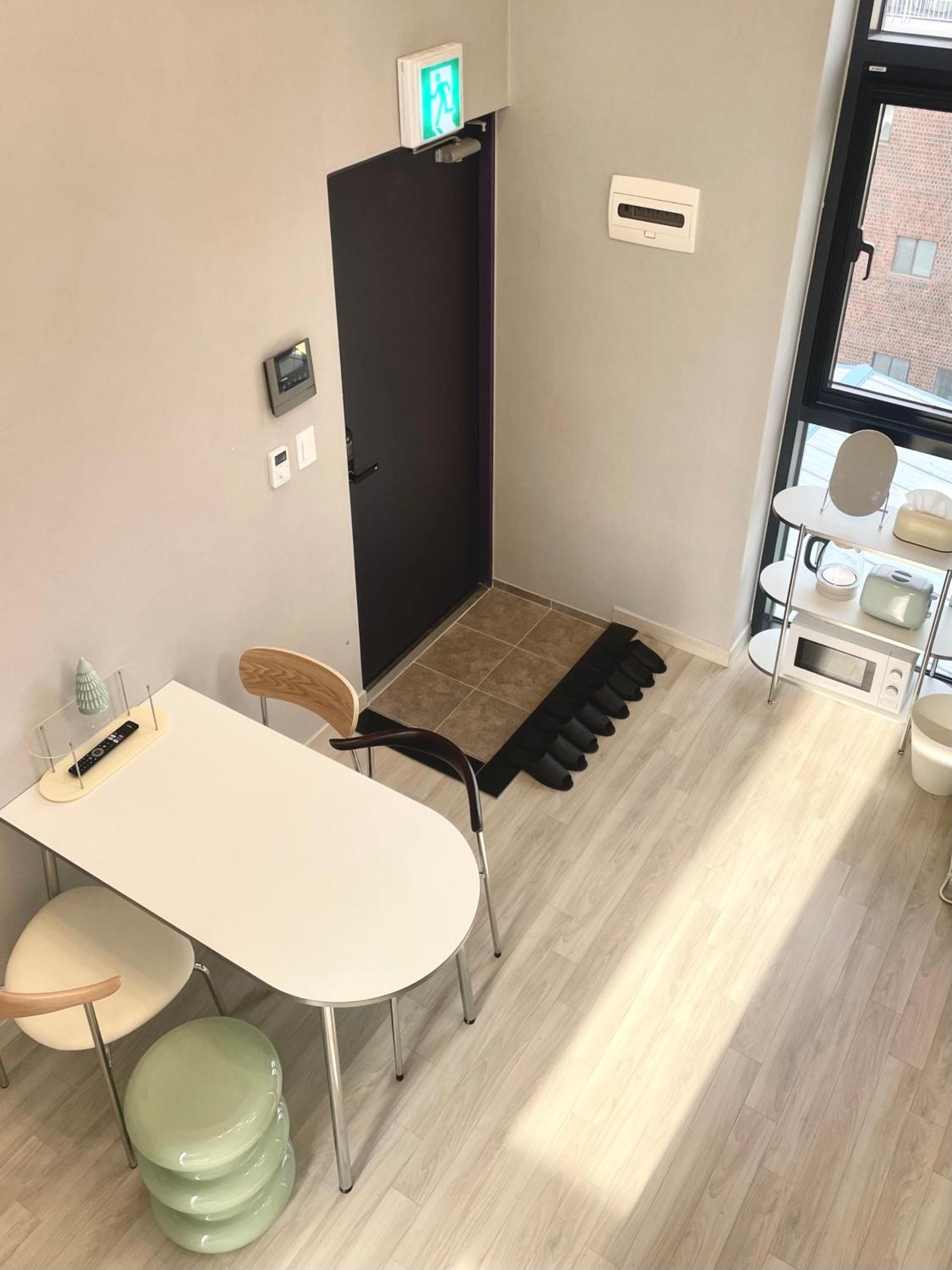 Deluxe Studio