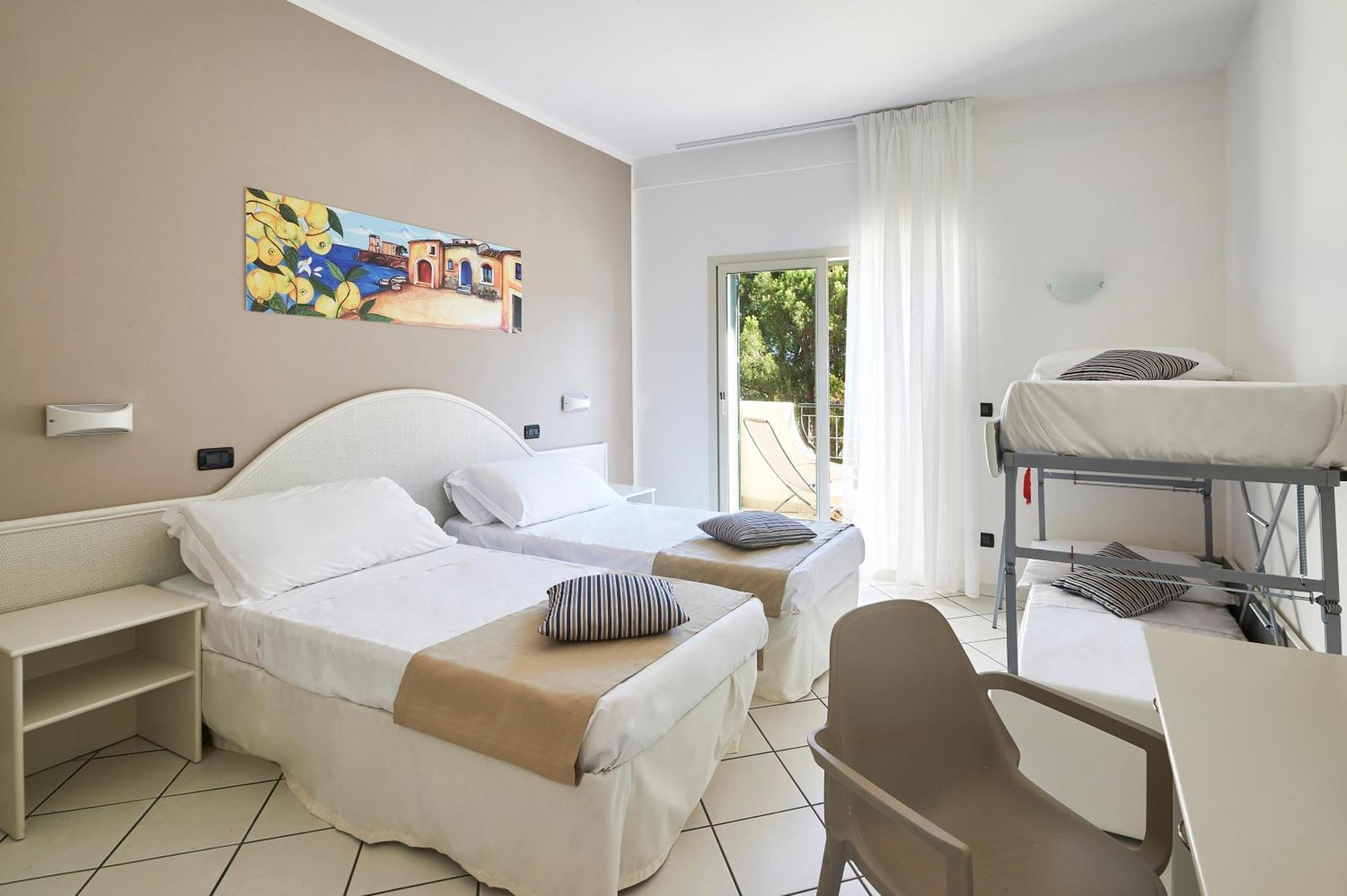 Chambre Quadruple Confort avec Vue sur le Jardin
