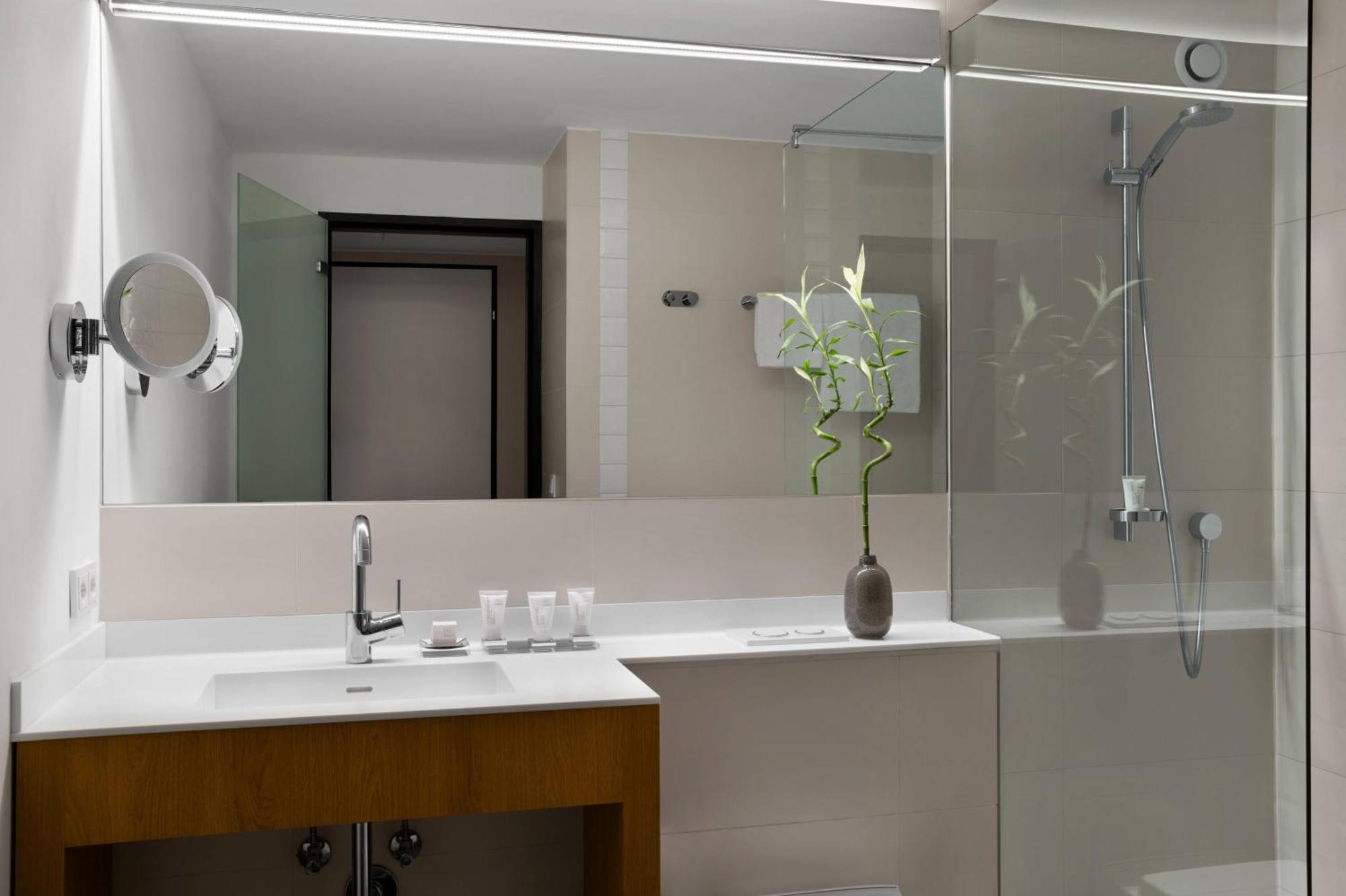 Habitación Deluxe con 2 camas dobles y vistas a la montaña - Planta alta