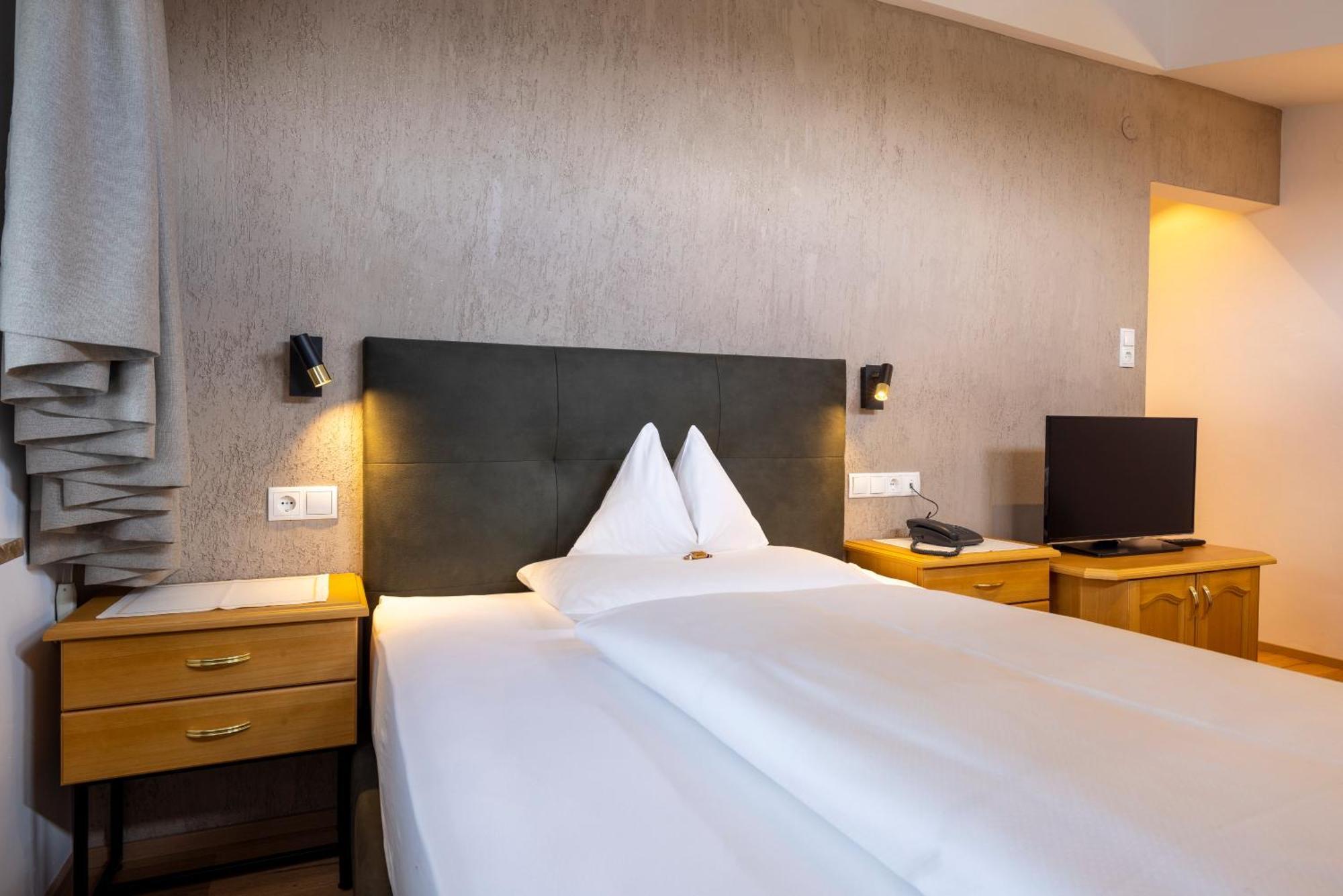 Standard Single Room,1631554080:JPEG