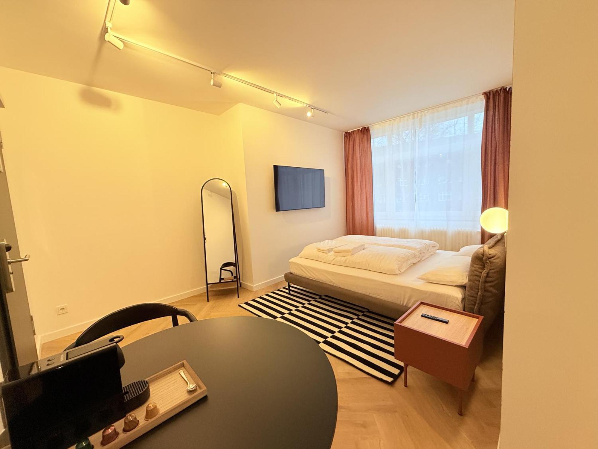 Deluxe Queen Studio