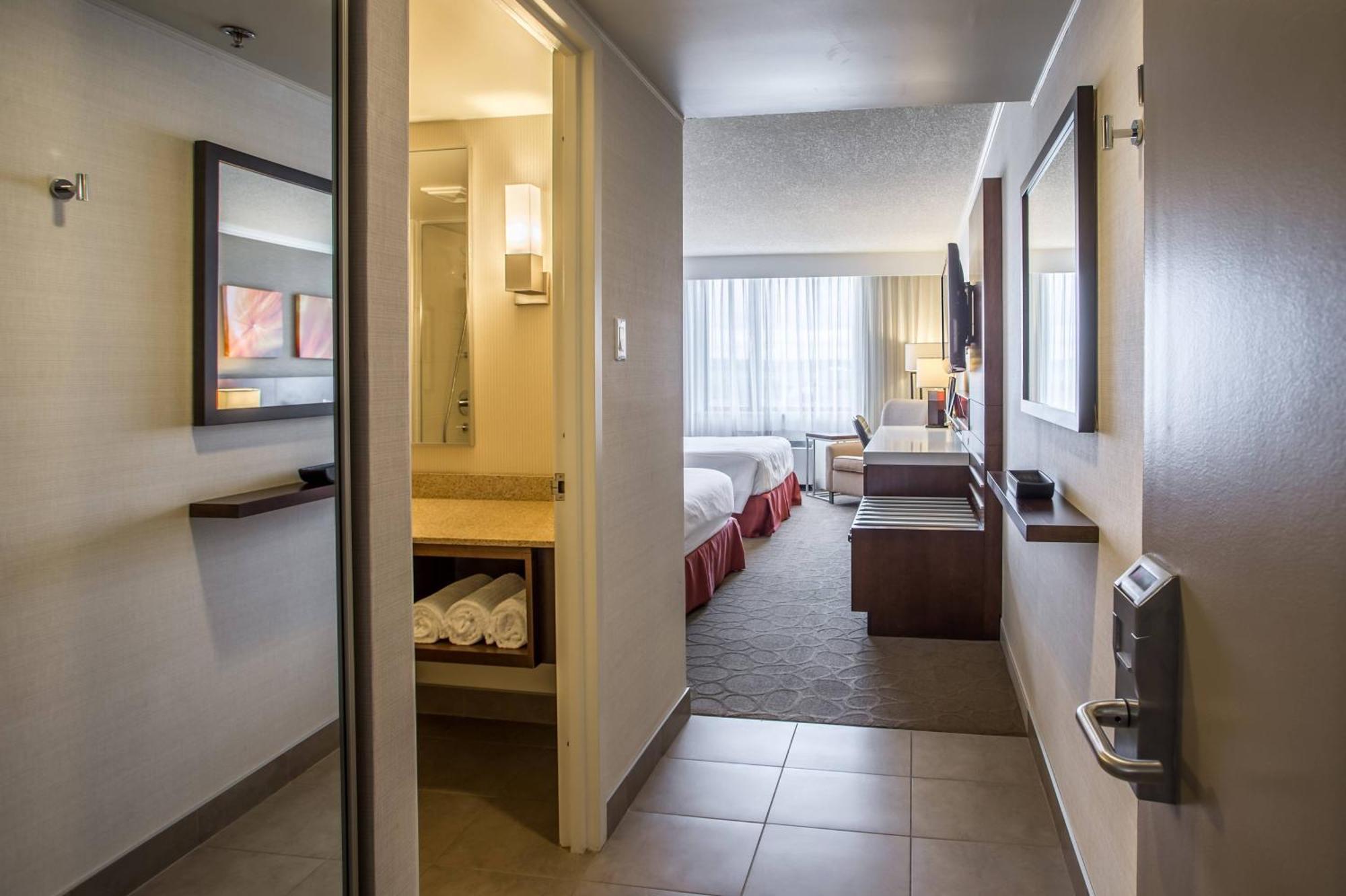 Deluxe Queen Room with Two Queen Beds