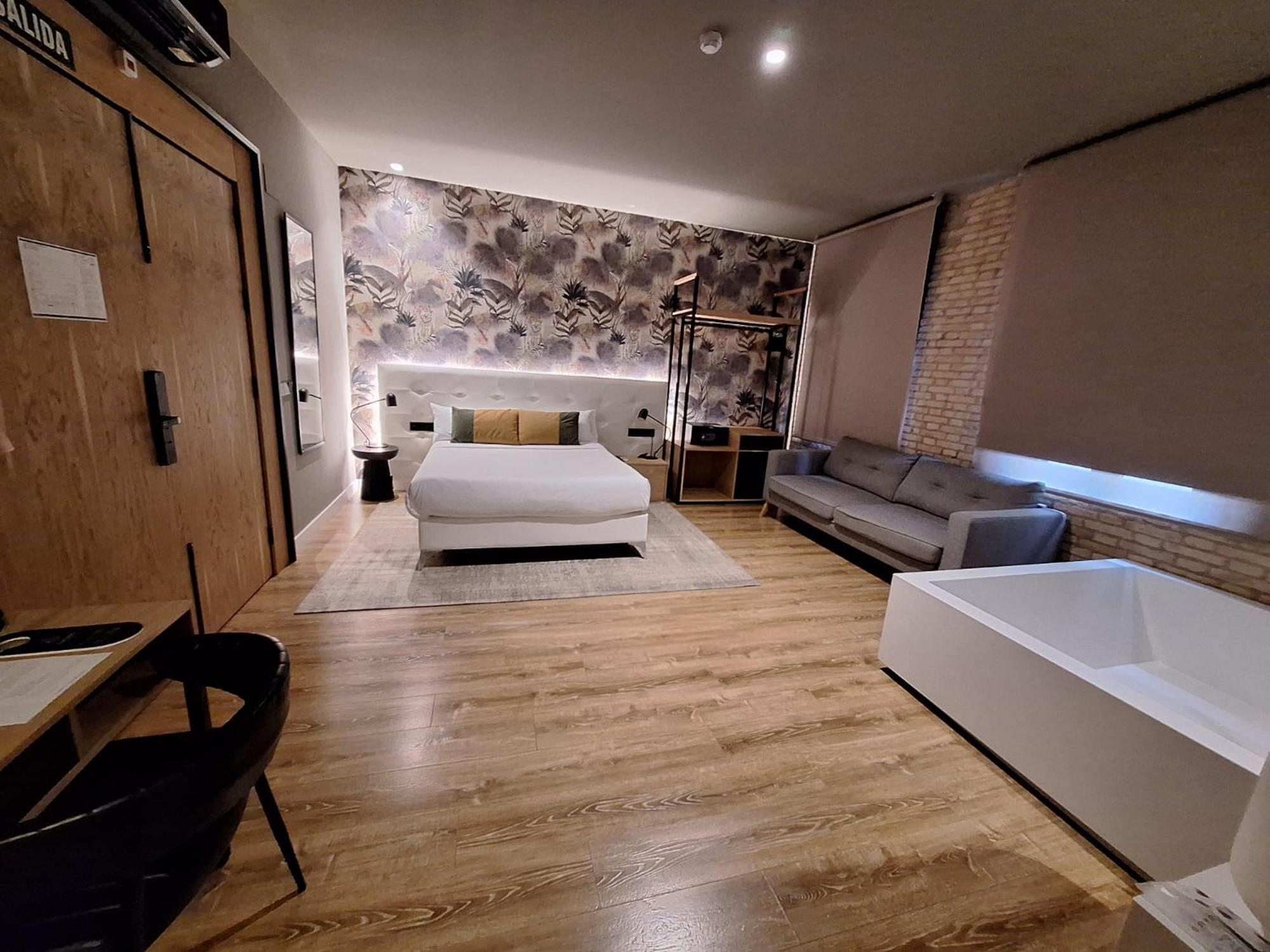 Deluxe Suite