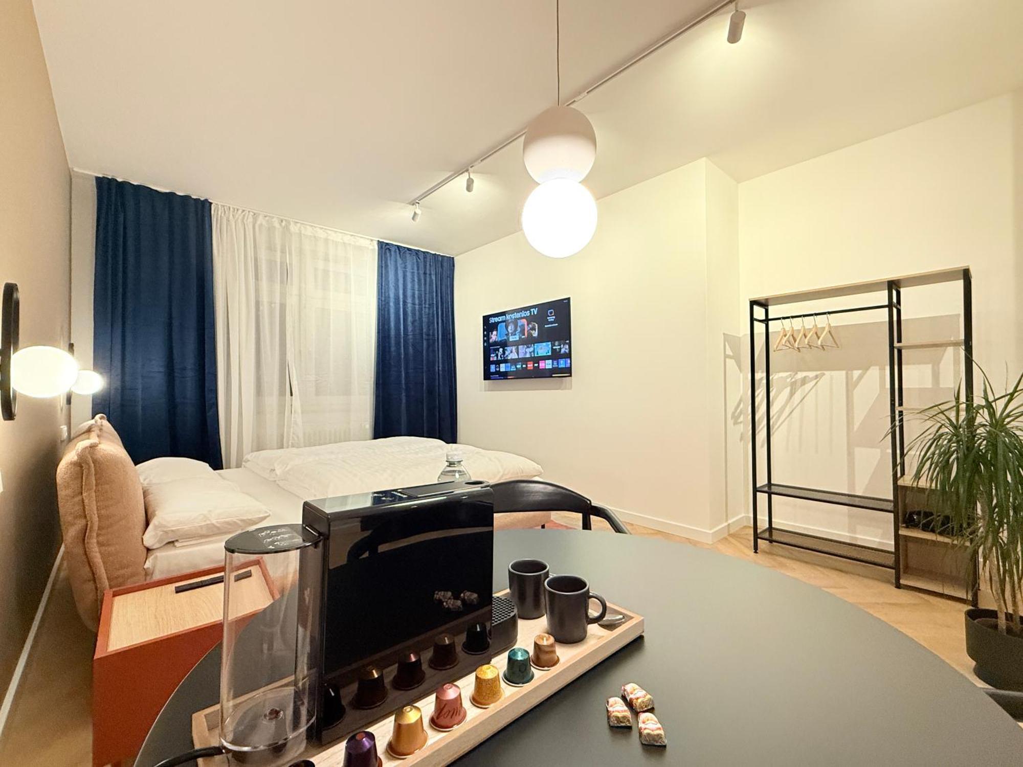 Deluxe King Studio