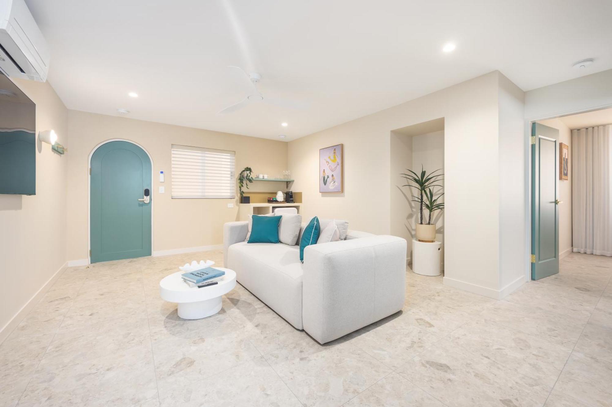 The Palm Suite