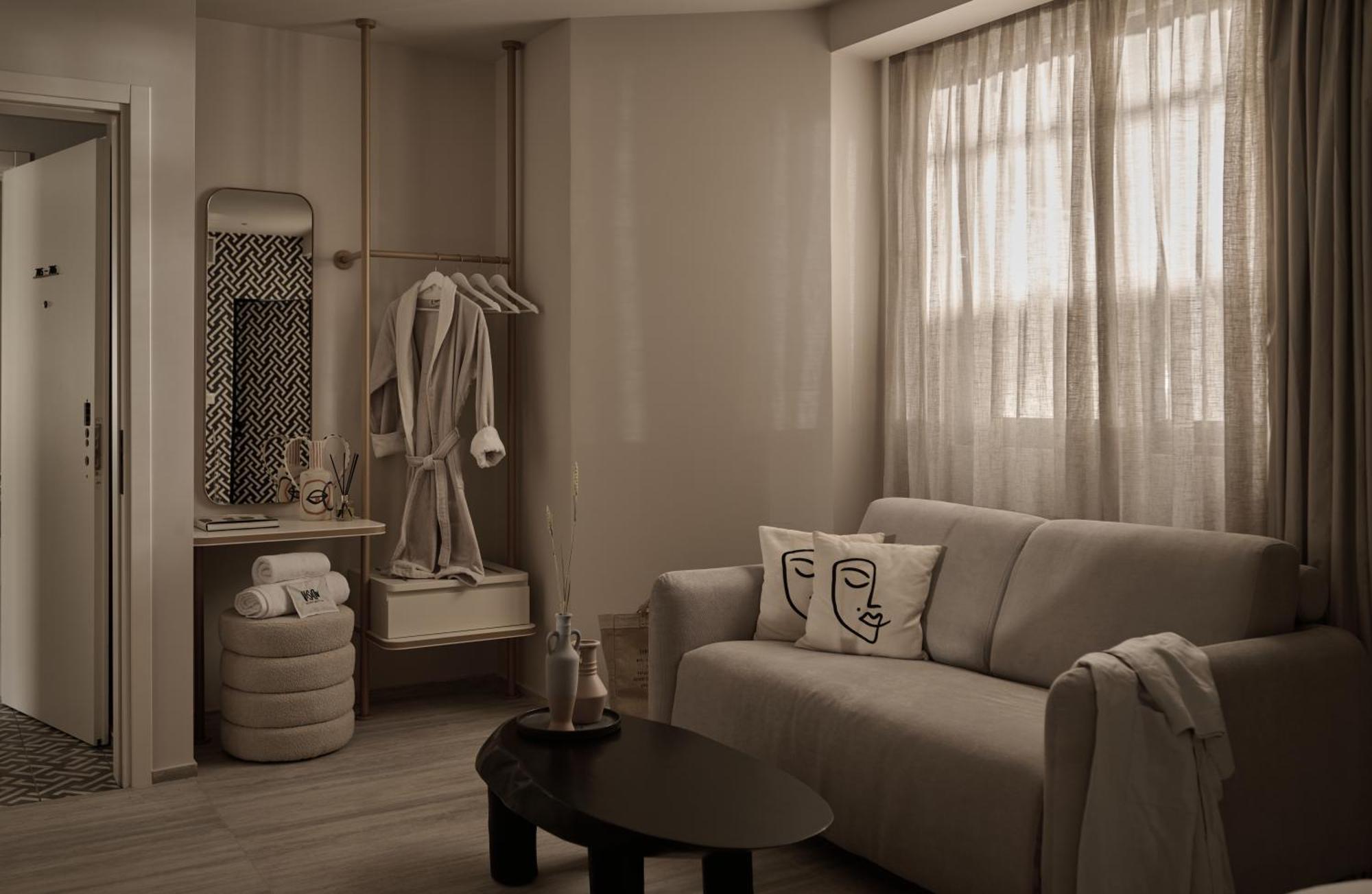 Acropolis Family Room