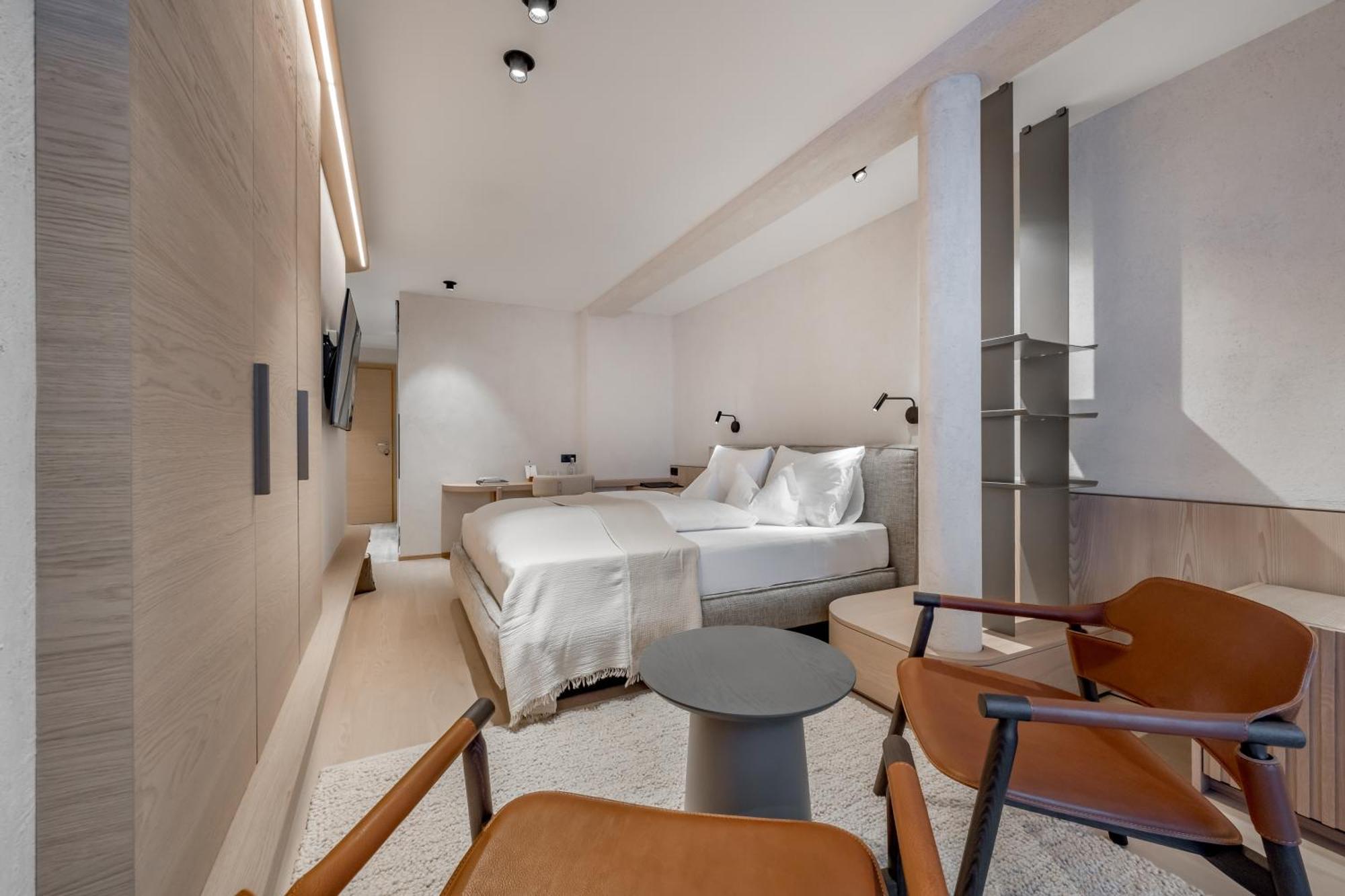 Double Room,1638480032:JPEG