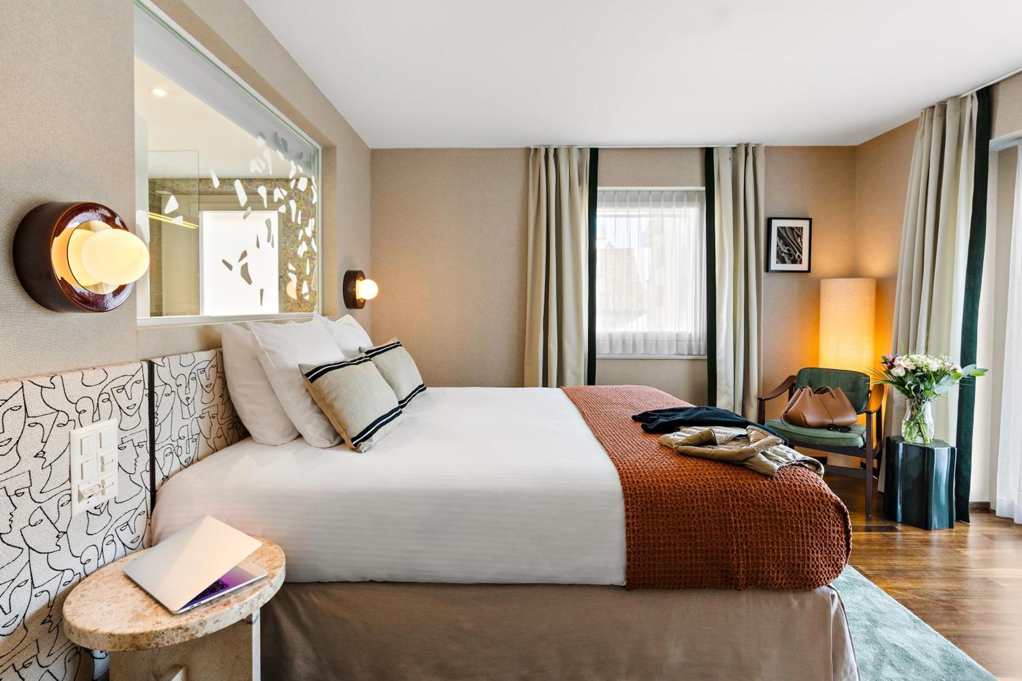 Executive Room,1638480291:JPEG