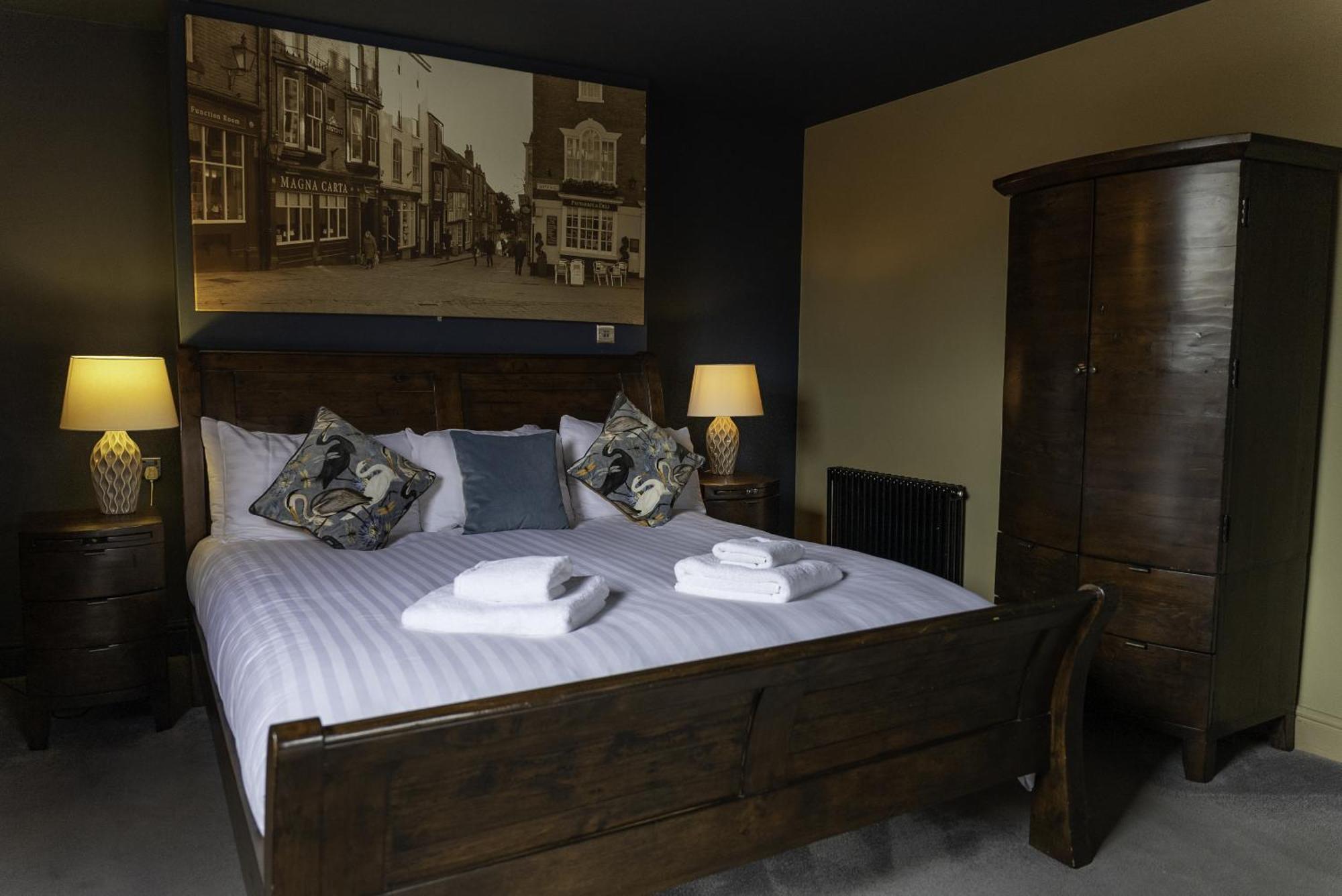 Superior King Room