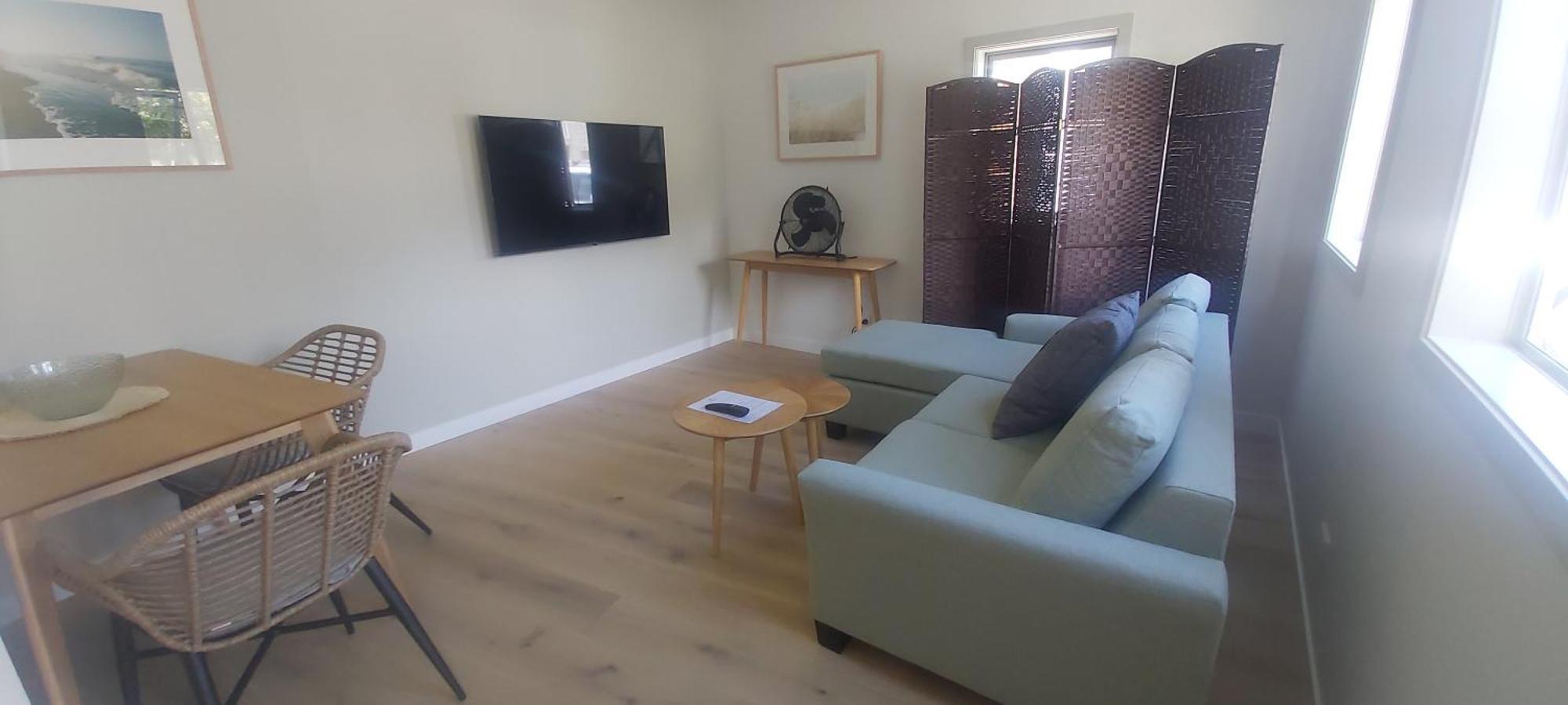 Deluxe Studio