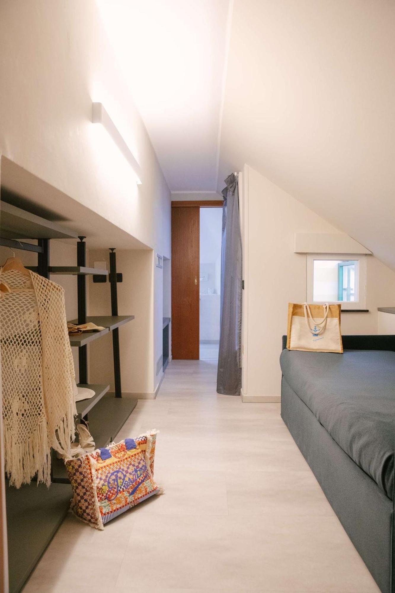 Deluxe Triple Room Two Balconies Sea View Non-Smoking,1683804534:JPEG