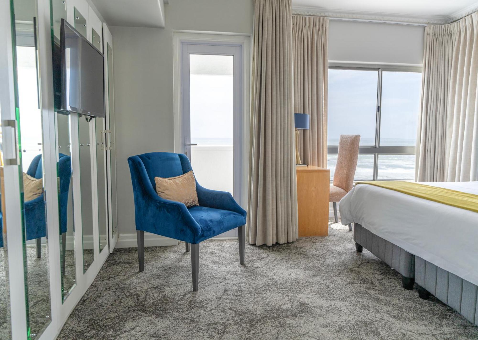 Superior Two-Bedroom Suite Sea View
