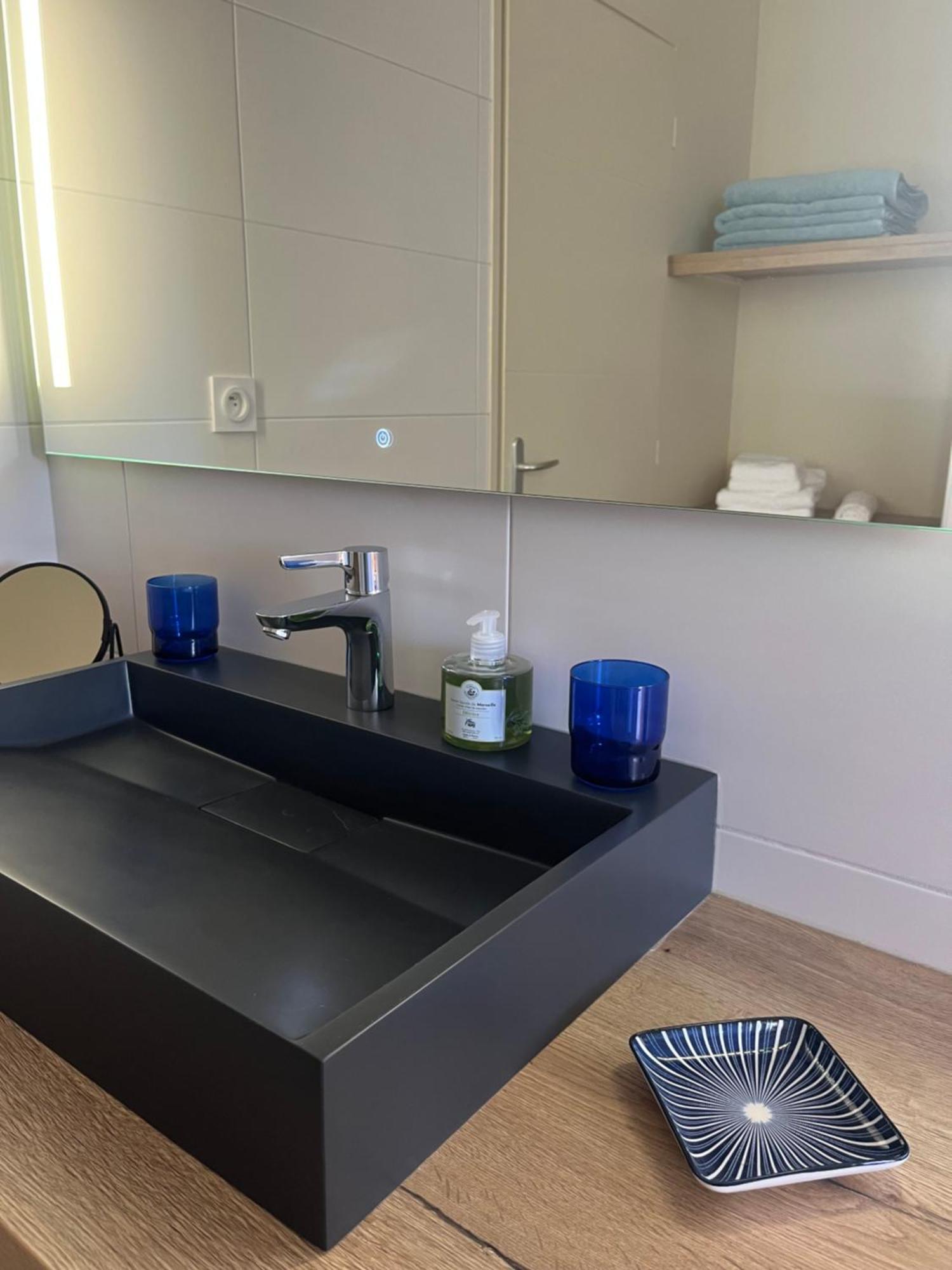 Deluxe King Suite,1643010639:JPEG