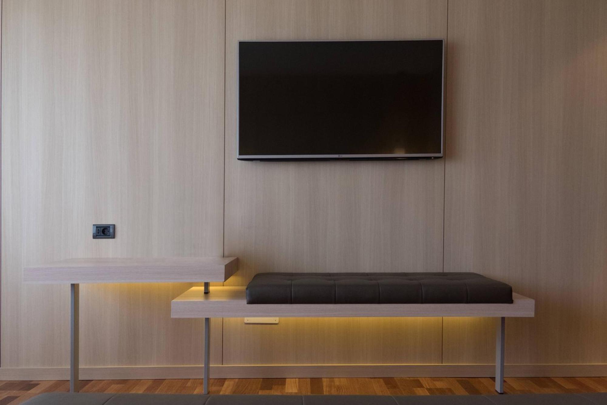 Standaard Kamer met 1 Kingsize Bed en Balkon met Uitzicht op Zee